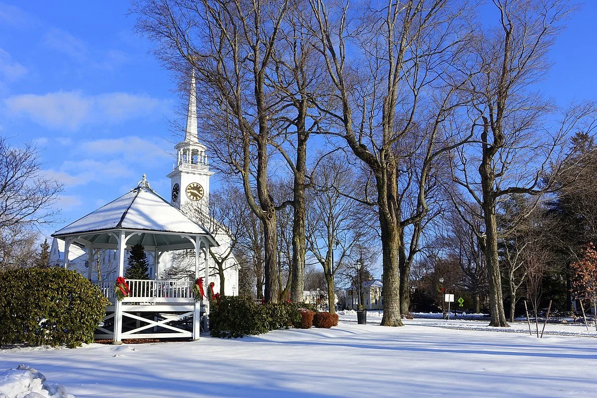 1200px-Town_common_-_Shrewsbury,_MA_-_DSC03887.jpg