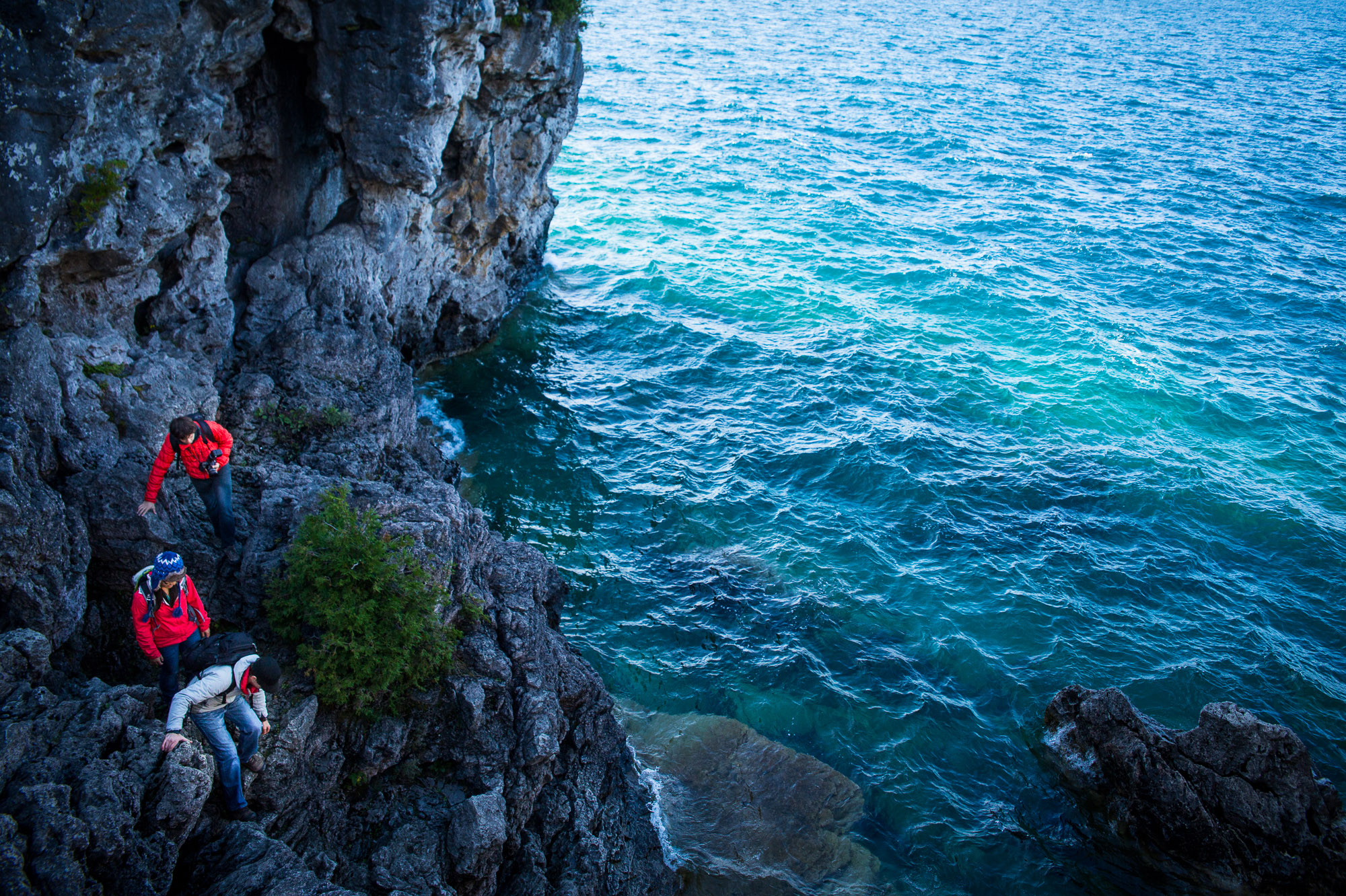 Bruce Peninsula National Park is located in Southern Ontario as part of the Niagara Escarpment. It is a popular touristic spot for visitors as well as rock climbers who visit the nearby Lion's Head community for bouldering.