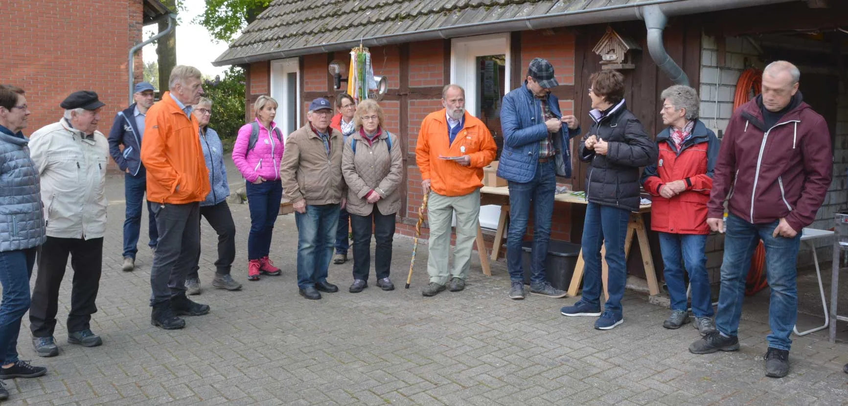 Begrüßung auf dem Hof Stottmann in SAtottenhausen