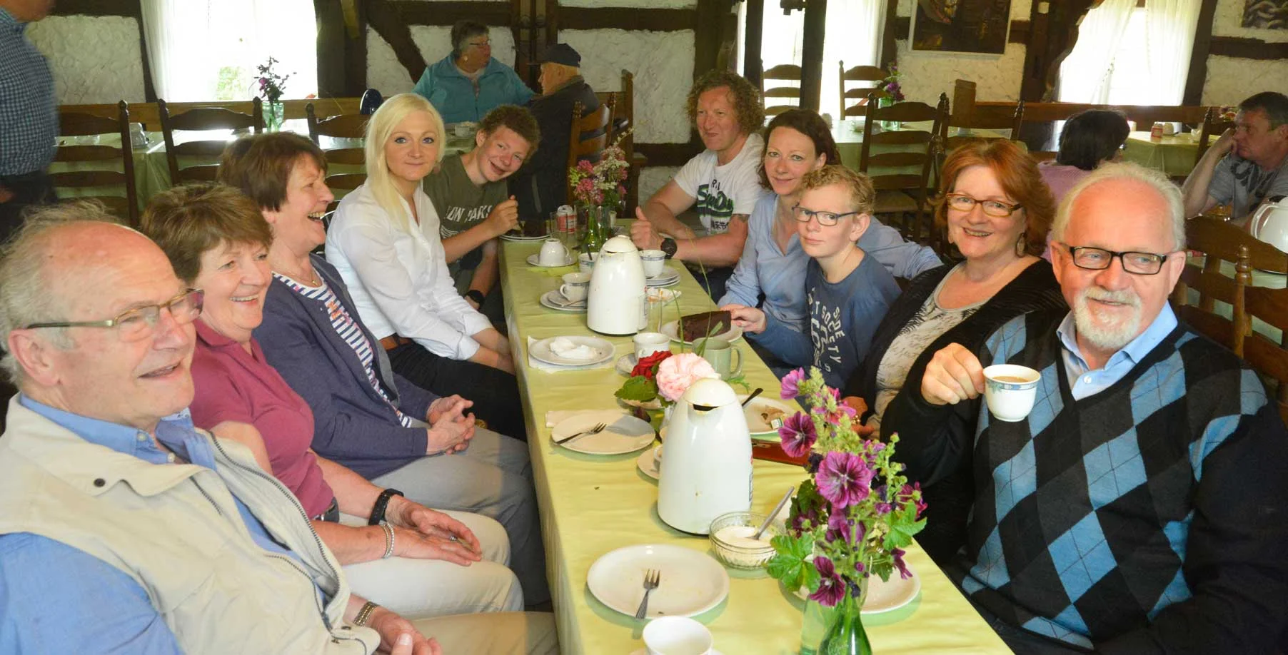 Auch in der Mühle ließen es sich die Besucher gut gehen