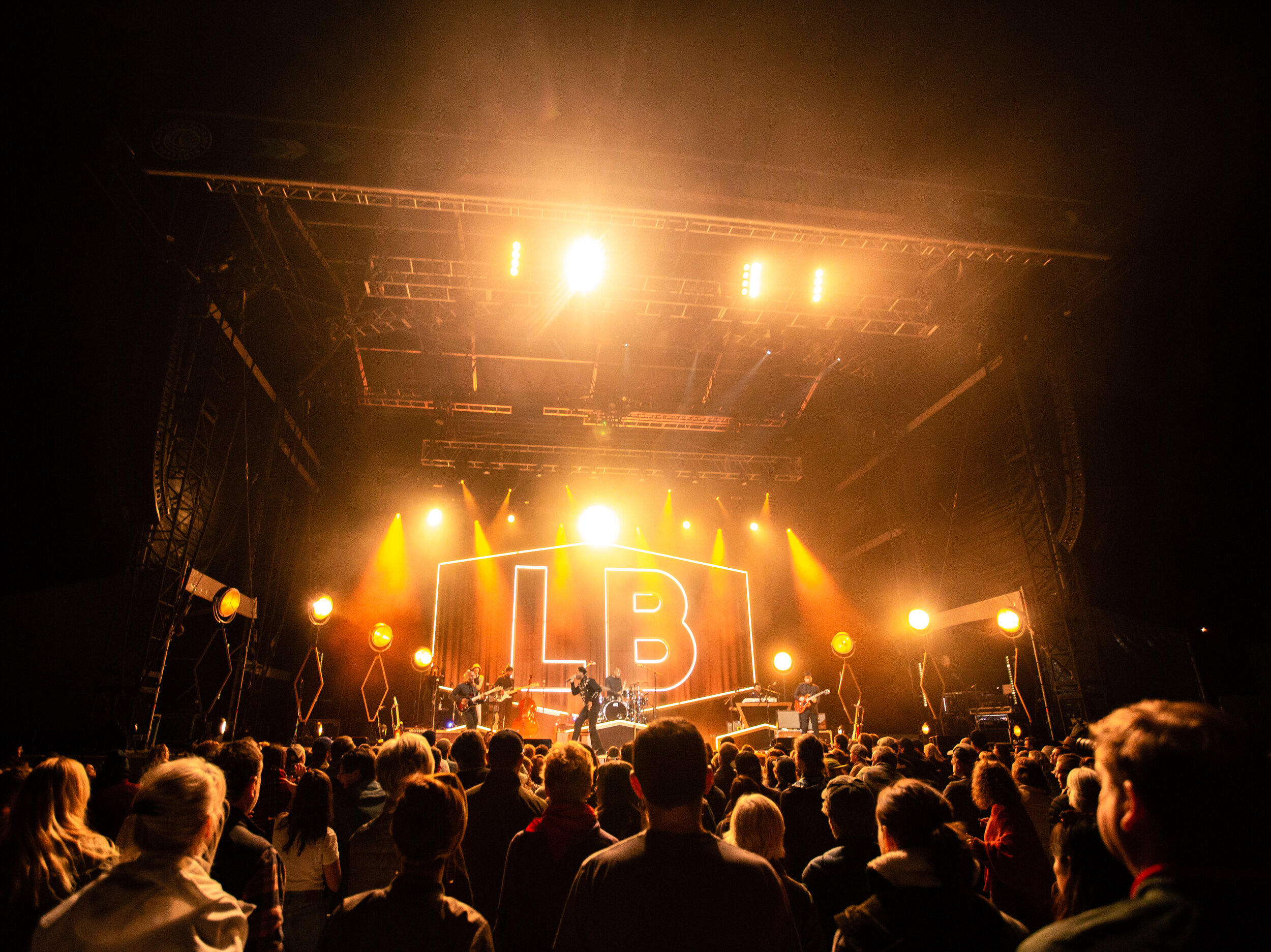 2018_09_18_BigSkyBrewing_LeonBridges_TomAttwater_052.JPG