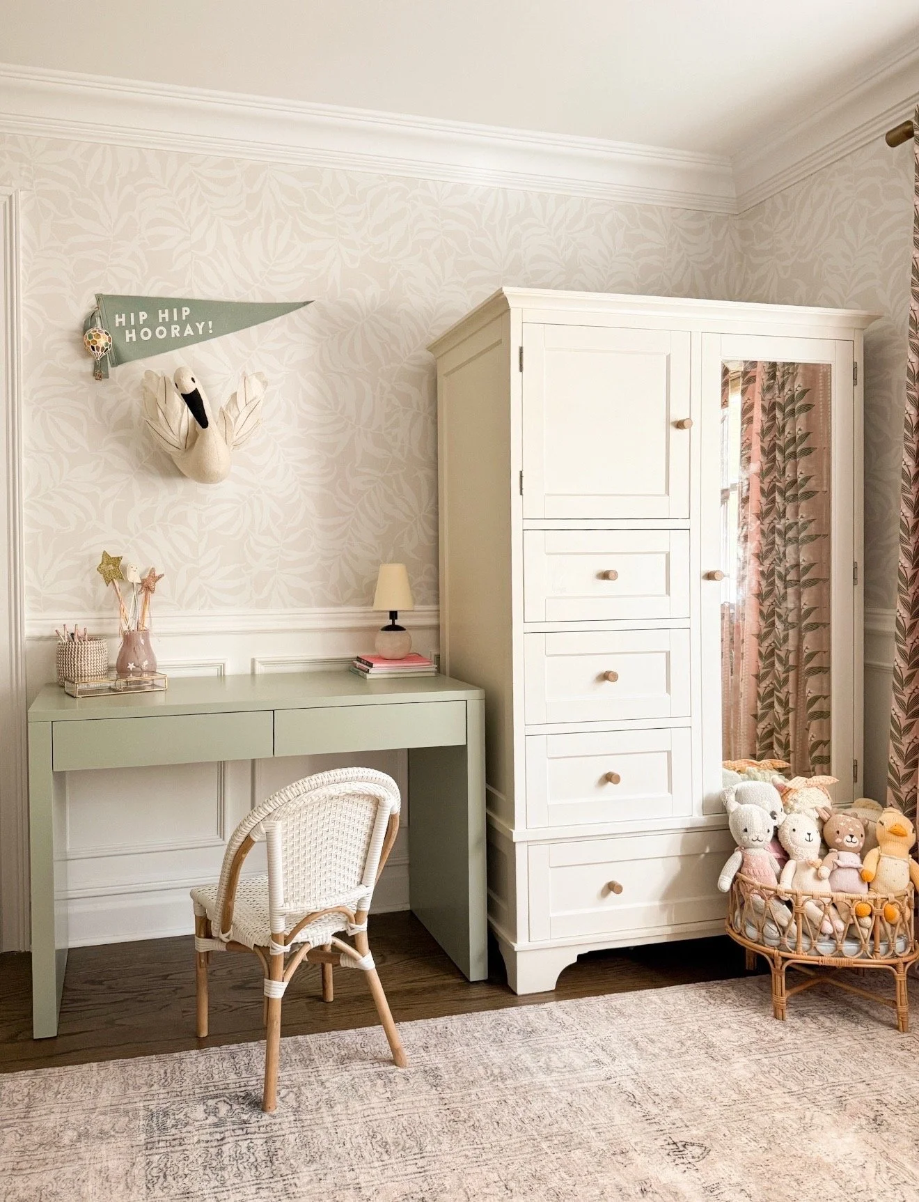 A Homework Desk for Ava.