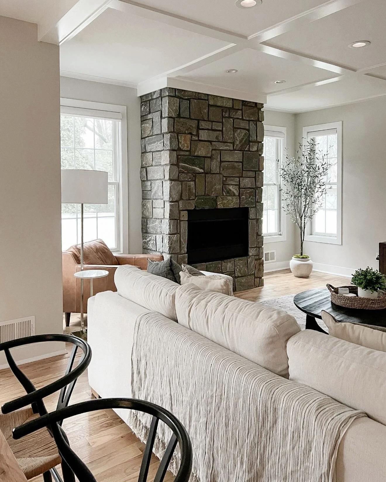 I designed this living room for a client years ago but it remains a favorite! Love the mix of modern and traditional pieces (the leather chair is still one of my favorite silhouettes to use!) 

Comment SHOP below to receive a DM with the link to this