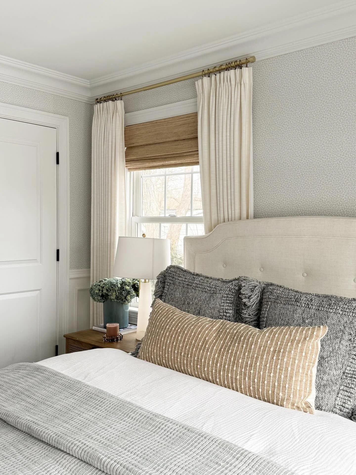 Cozy bedding and a few new accessories making our guest bedroom feel fresh again! 

P.S. you can use code GIRLONTHEHUDSON for 15% off of the accessories that I&rsquo;ve linked (and everything else from @alicelanehome 🙌🏻)

Comment SHOP below to rece