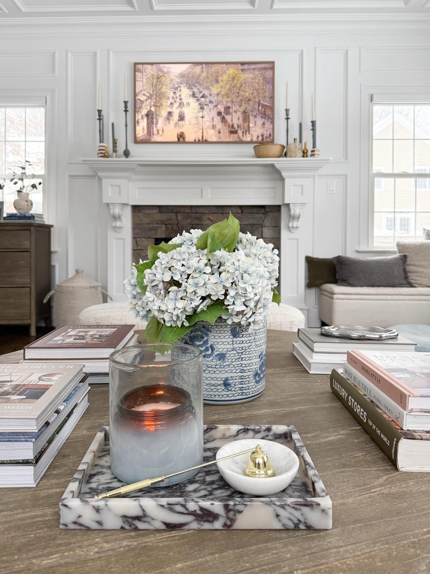 We are weekend ready!! I picked up the house late last night before bed so everything feels fresh and in place before we kick off the weekend and isn&rsquo;t snowing for the first time in&hellip;. awhile&hellip; so there&rsquo;s that 🙌🏻 

Comment S