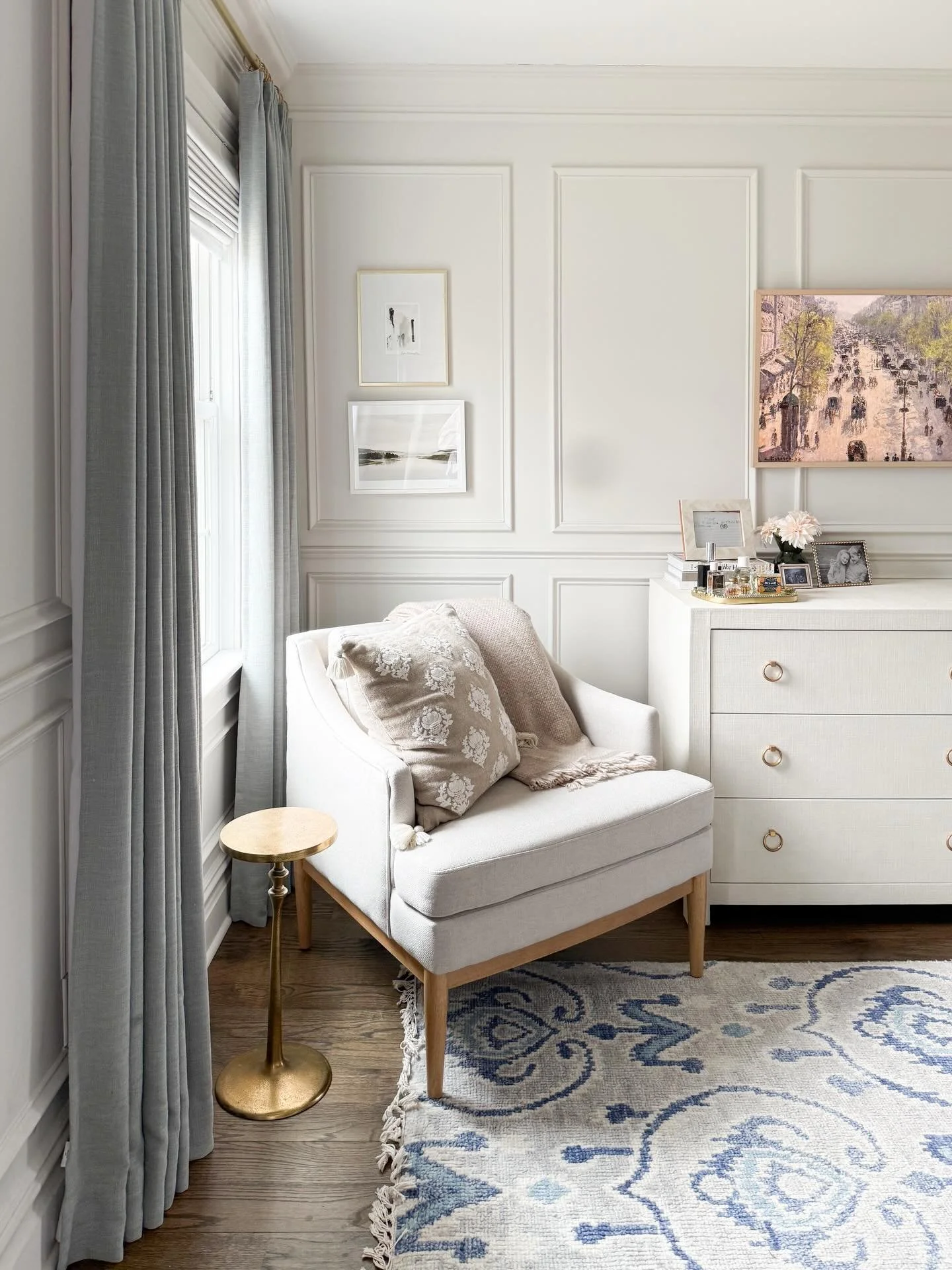 A cozy chair in the corner of your bedroom is always a yes for me! And if you have room for it, a chaise or a settee is even better&hellip;. Sharing a bunch of favorites at all price-points so you can recreate a cozy reading or coffee nook in your ow