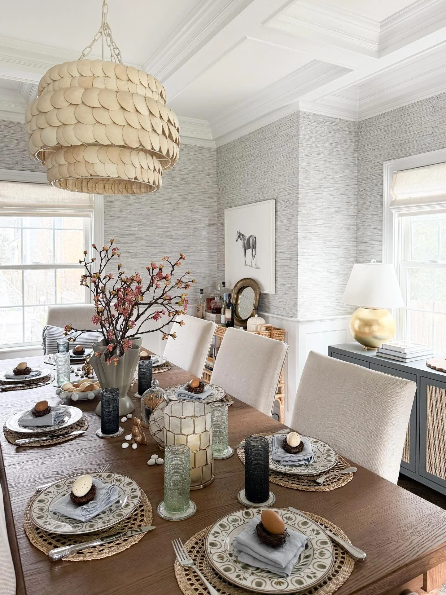 Easter and spring tablescapes inspo 🐰If you&rsquo;ll be entertaining this season, I have some really fun ideas to share&hellip; I&rsquo;m always down for a pretty tablescape as 90% of the items I use are pieces that I already own. Mix and match dinn