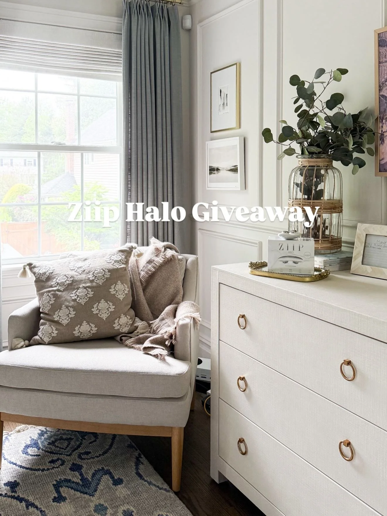 Let&rsquo;s do a fun little self-care giveaway, shall we?! You all know how much I love my @ziipbeauty Halo: I use it every single day and it&rsquo;s completely transformed my skin. Well, I&rsquo;d love to gift one of you a brand new Ziip Halo device