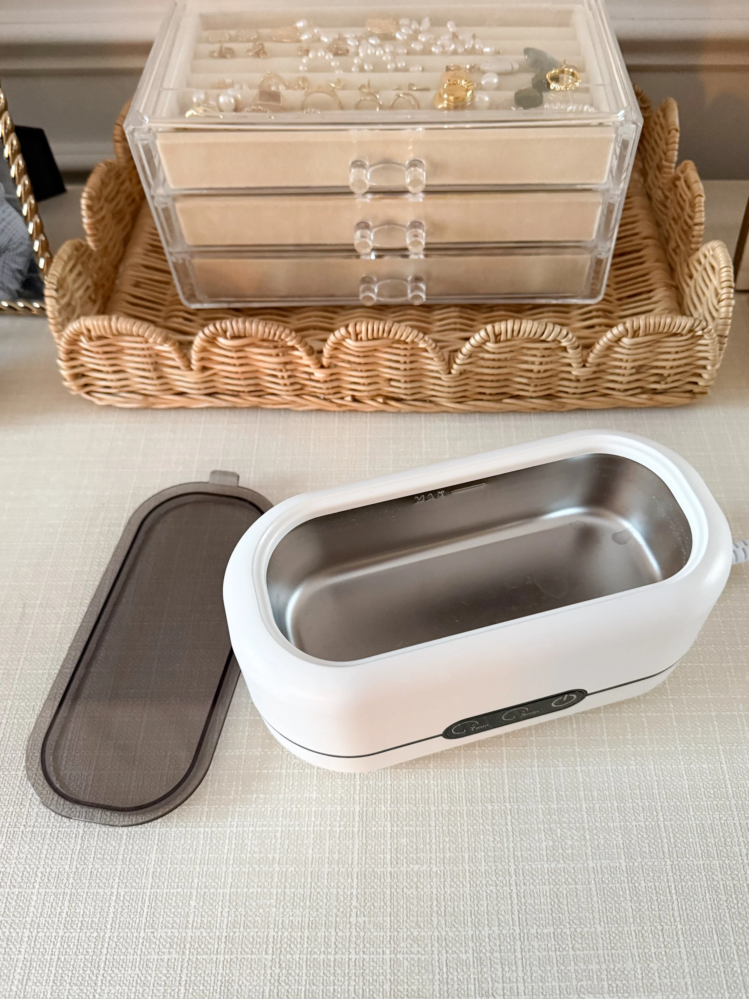 Amazon Prime Day cleaning gadget featuring an ultrasonic jewelry cleaner for restoring shine to rings, earrings, and everyday jewelry.