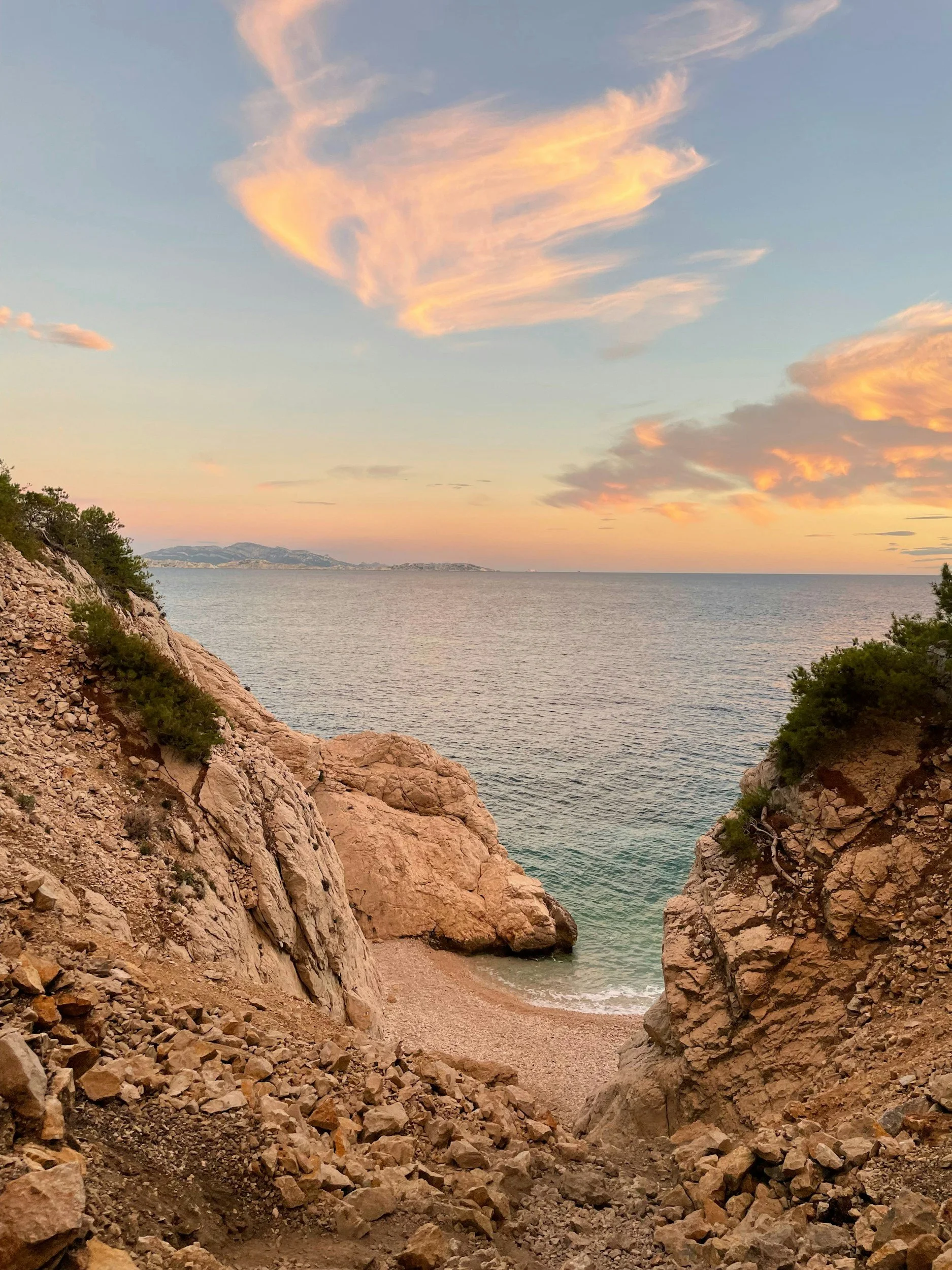 #1702 - Family Cook required - 10th July - 10th September 2026 - Châteauneuf de Grasse, South of France