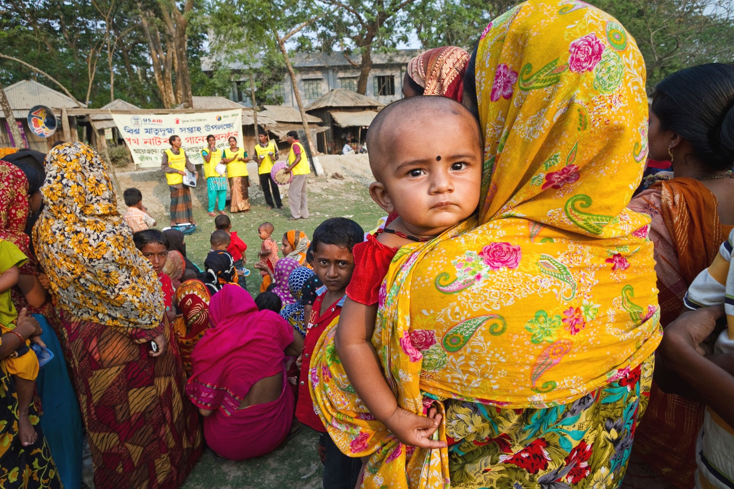 bangladesh-baby-mother-singing.jpg