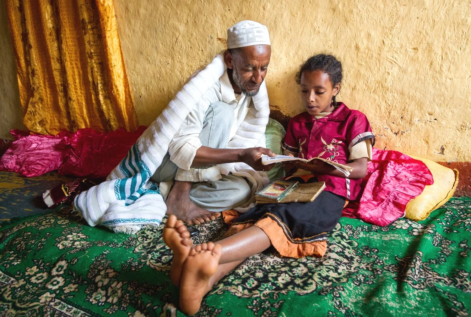 OPEN THIS PUBLICATION PRACTICING FAITH: ENGAGING FAITH LEADERS FOR BETTER MATERNAL HEALTH