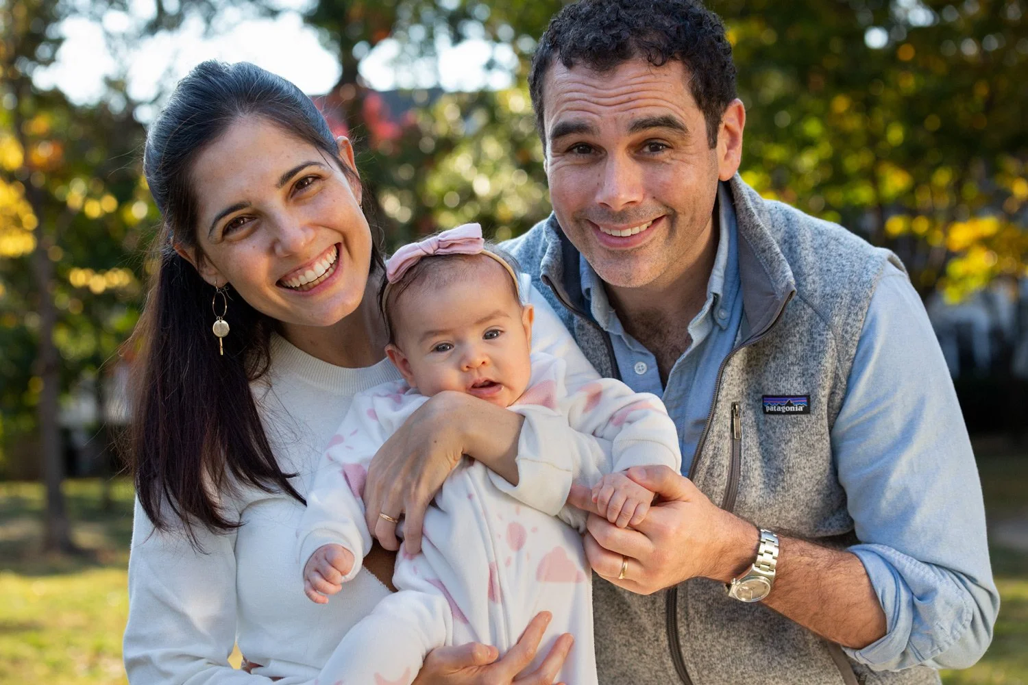 parents-with-baby-fall-outdoors-portrait.jpg