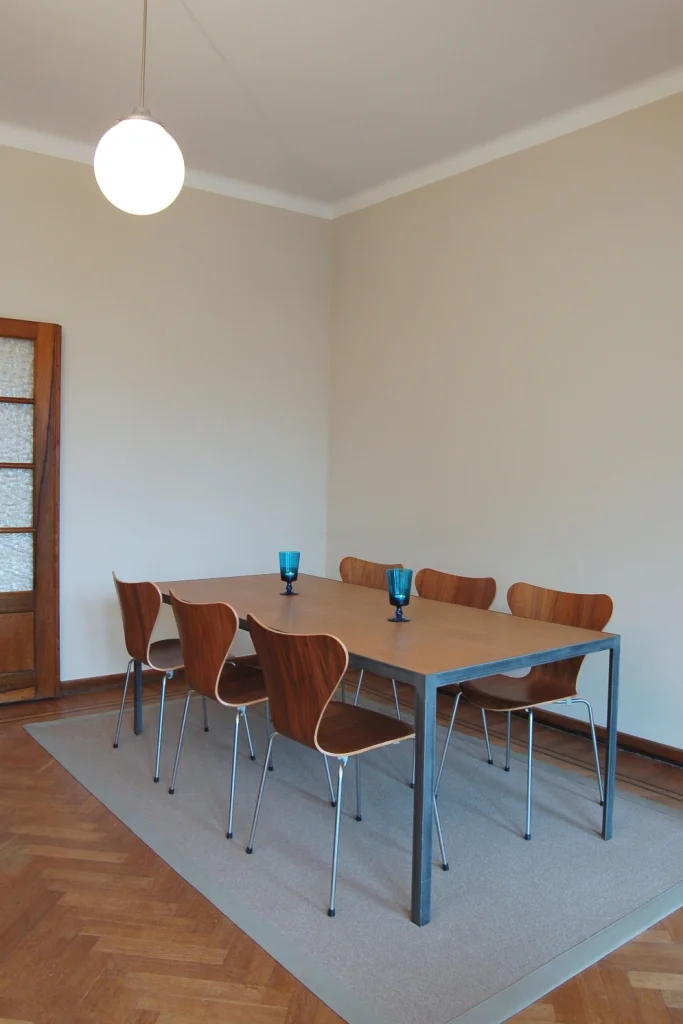 Table- (01).jpg