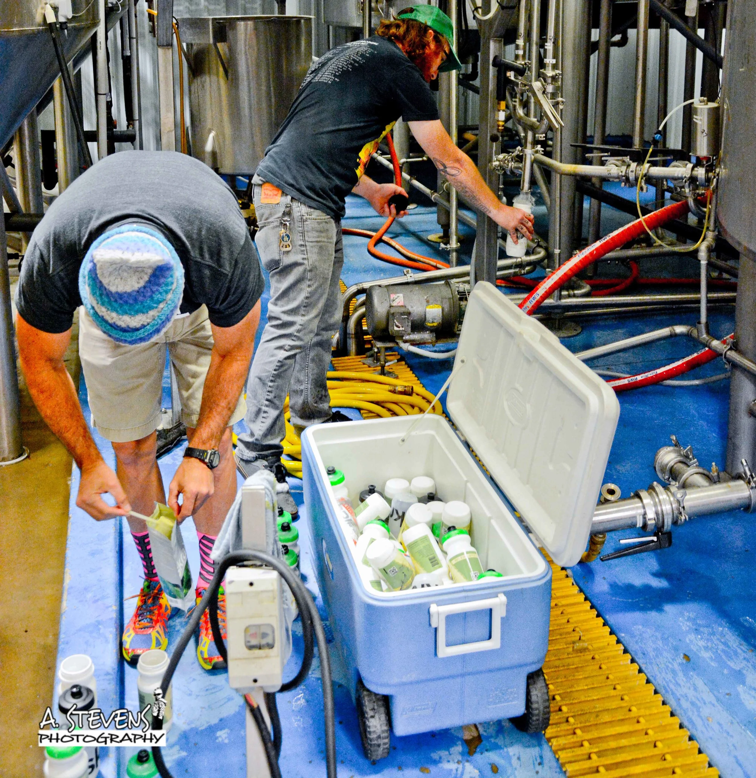 Refilling bottles with water/Skratch mix