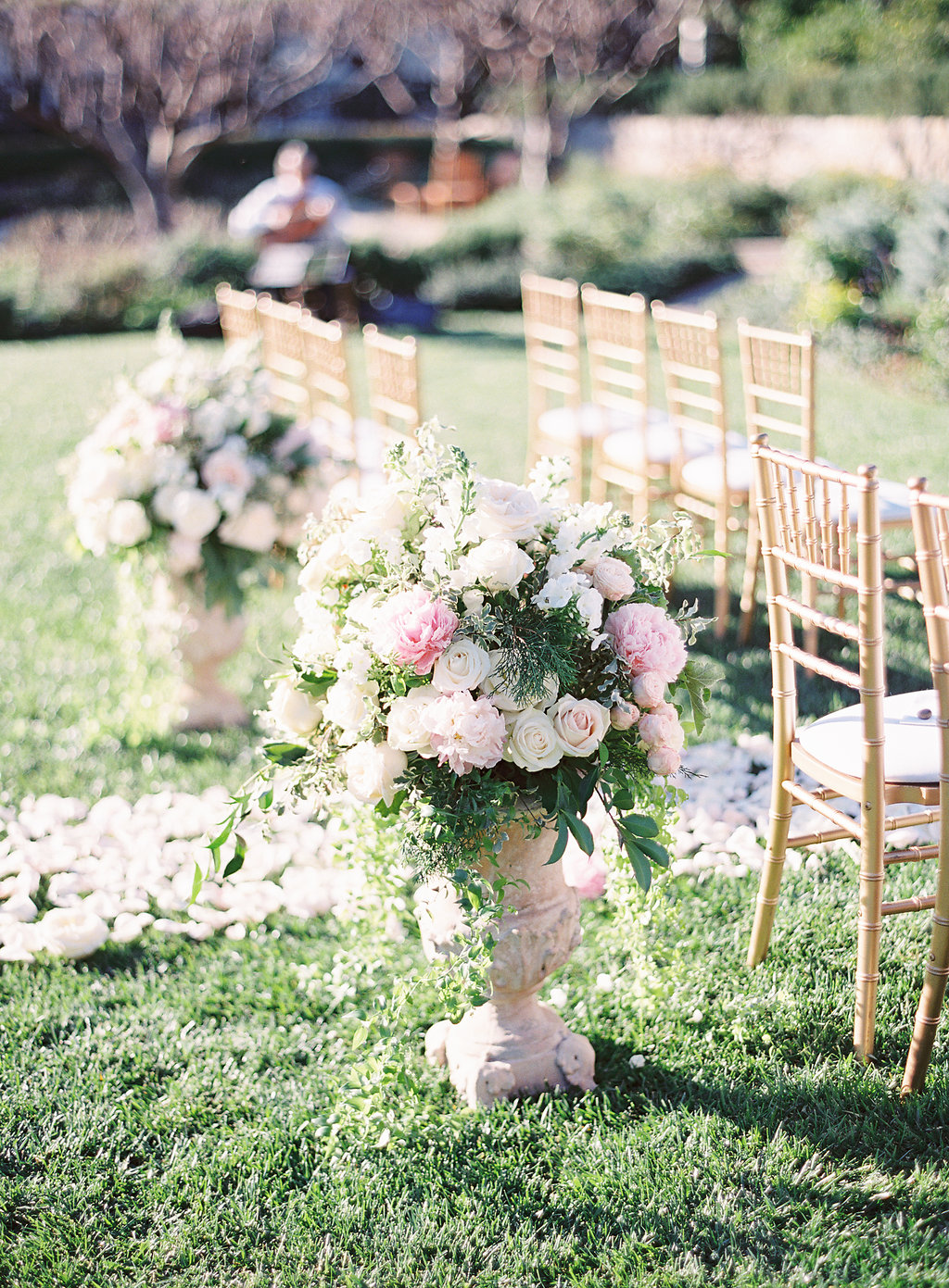 San Ysidro Ranch Wedding | Cody Floral Design | Santa Barbara Wedding Florist | Photography by The Great Romance