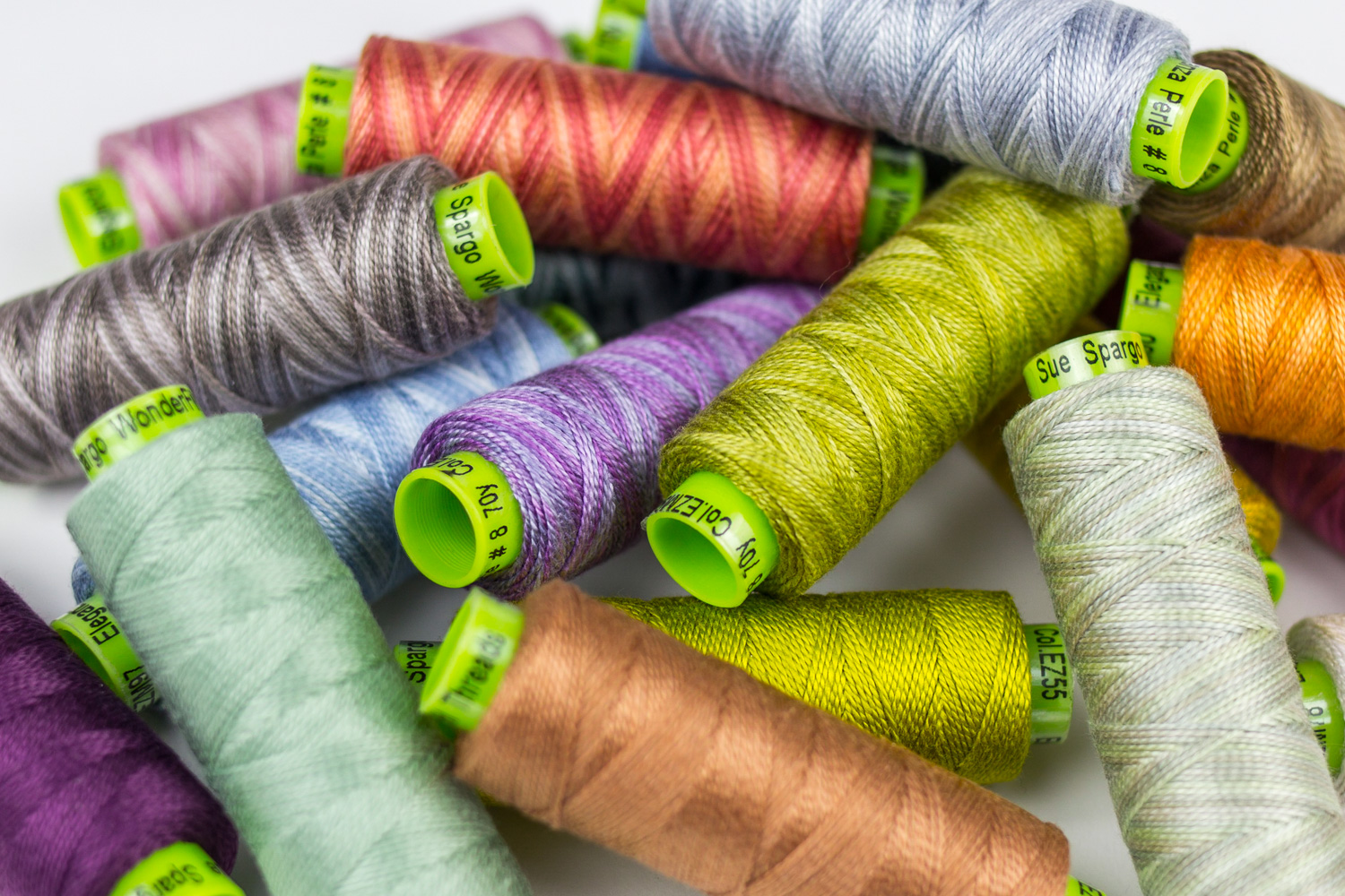 The thread. Thread Sewing two-Ply. White Color. Стразы и нитки мулине фото вид сверху. Skies Heavy пряжа купить. Collection thread