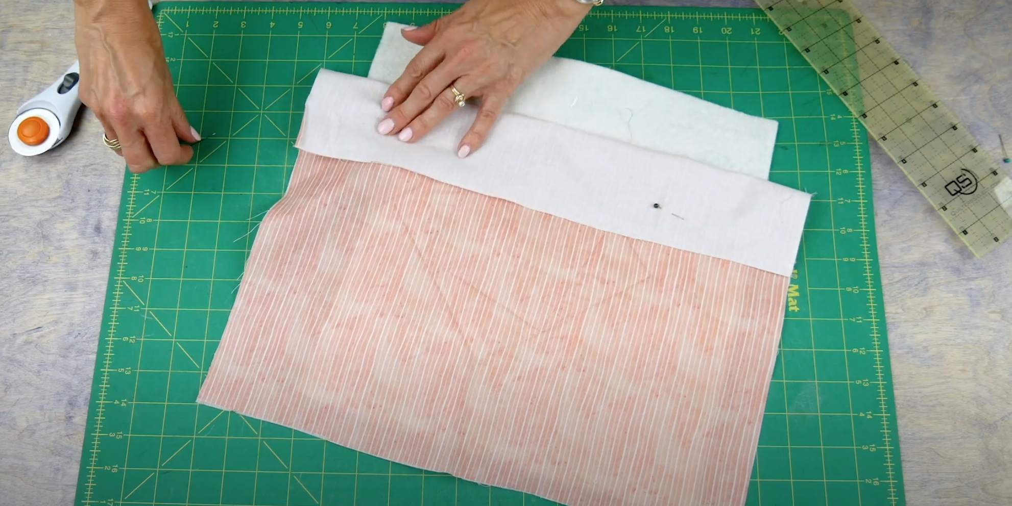 WonderFil Specialty Threads - Binding Quilts with Your Backing Fabric - No  Binding Strips Needed!