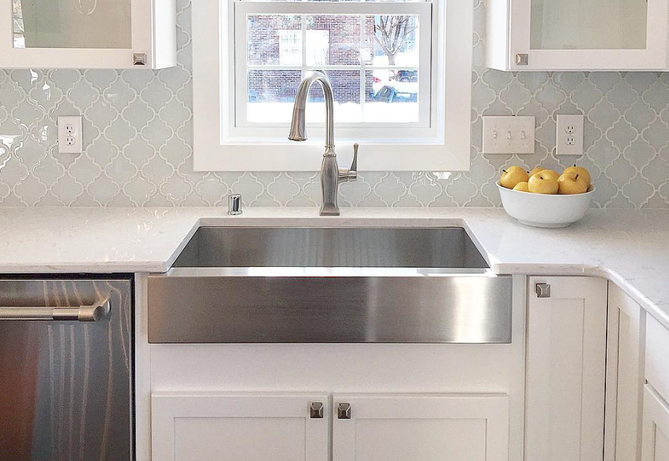 Kitchen Sink Choosing Between Stainless Steel Copper Composite Cast Iron And Fireclay Trubuild Construction Kitchen Sink Choosing Between, Cast Iron Farmhouse Sink Pros And Cons