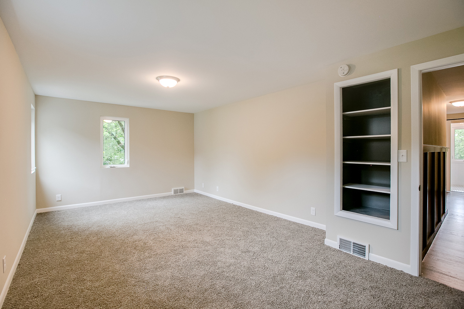 2913-Hilldale-Ave-NE_039.jpg