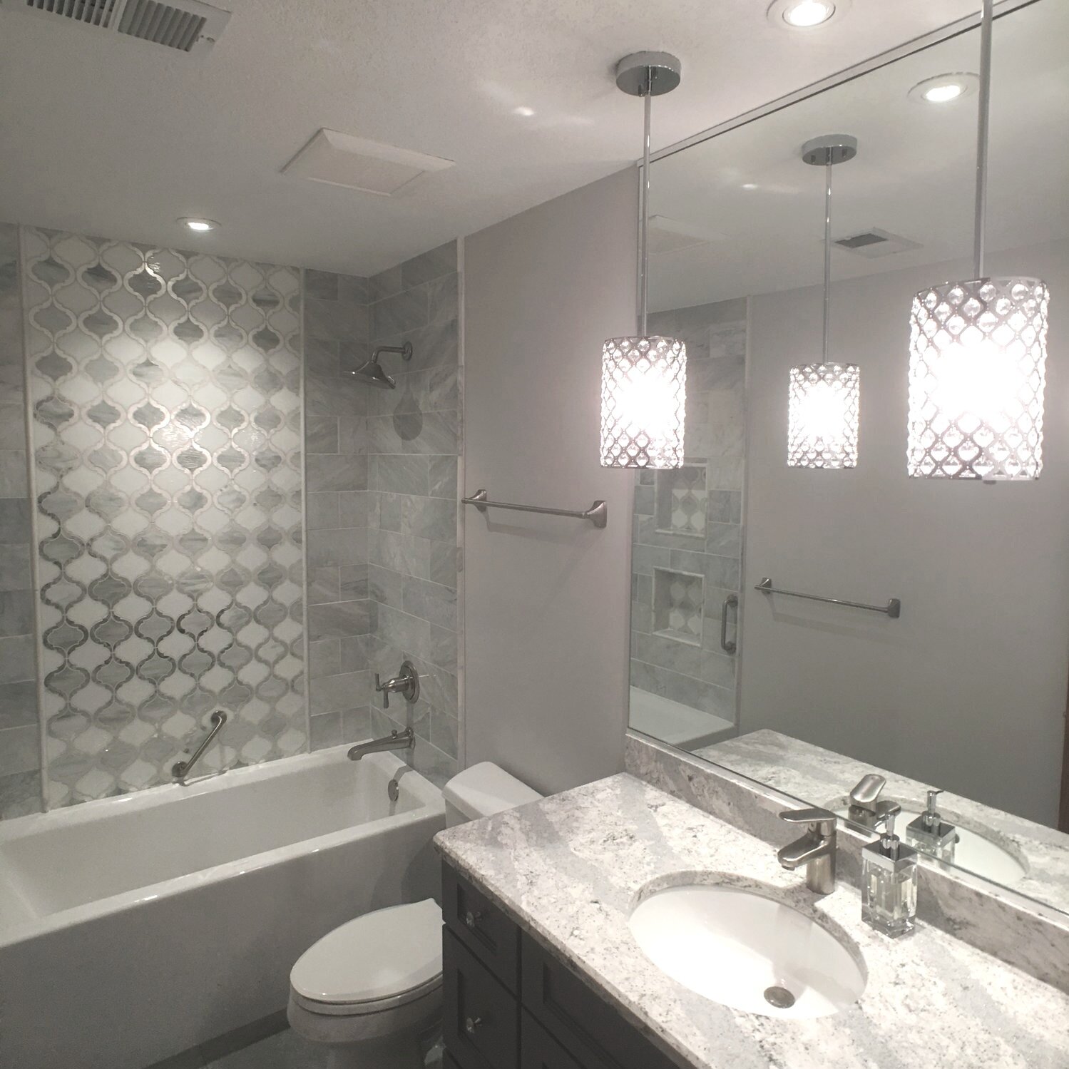 How To Choose The Best Small Chandeliers For Your Bathroom