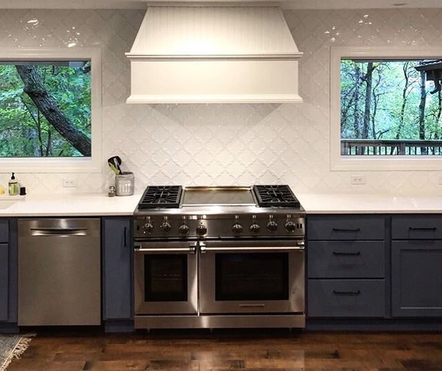 We love a beautiful kitchen with an even more stunning view of nature!