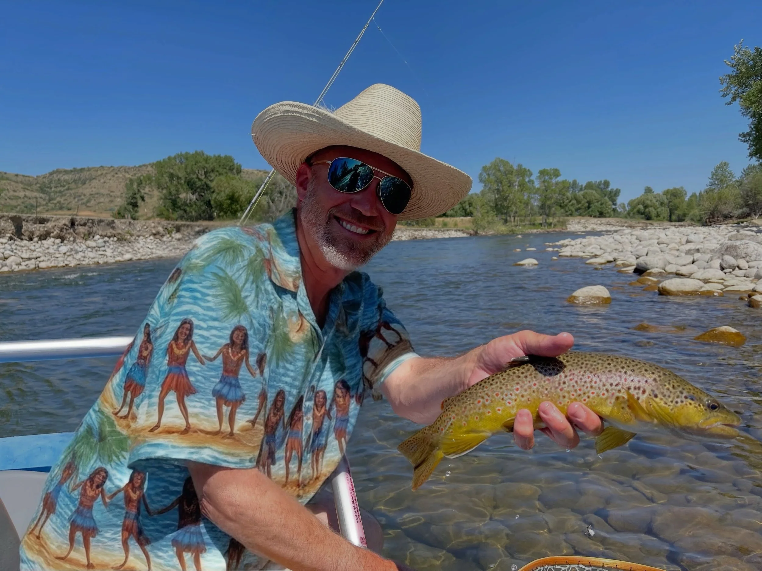 Stillwater River &hellip;&hellip;.best description is it&rsquo;s like a video game&hellip;&hellip;&hellip;..tight water, quick casts&hellip;&hellip;&hellip;be ready.

 #montanaflyfishing #browntrout #freestoneriver #raft #whitewater