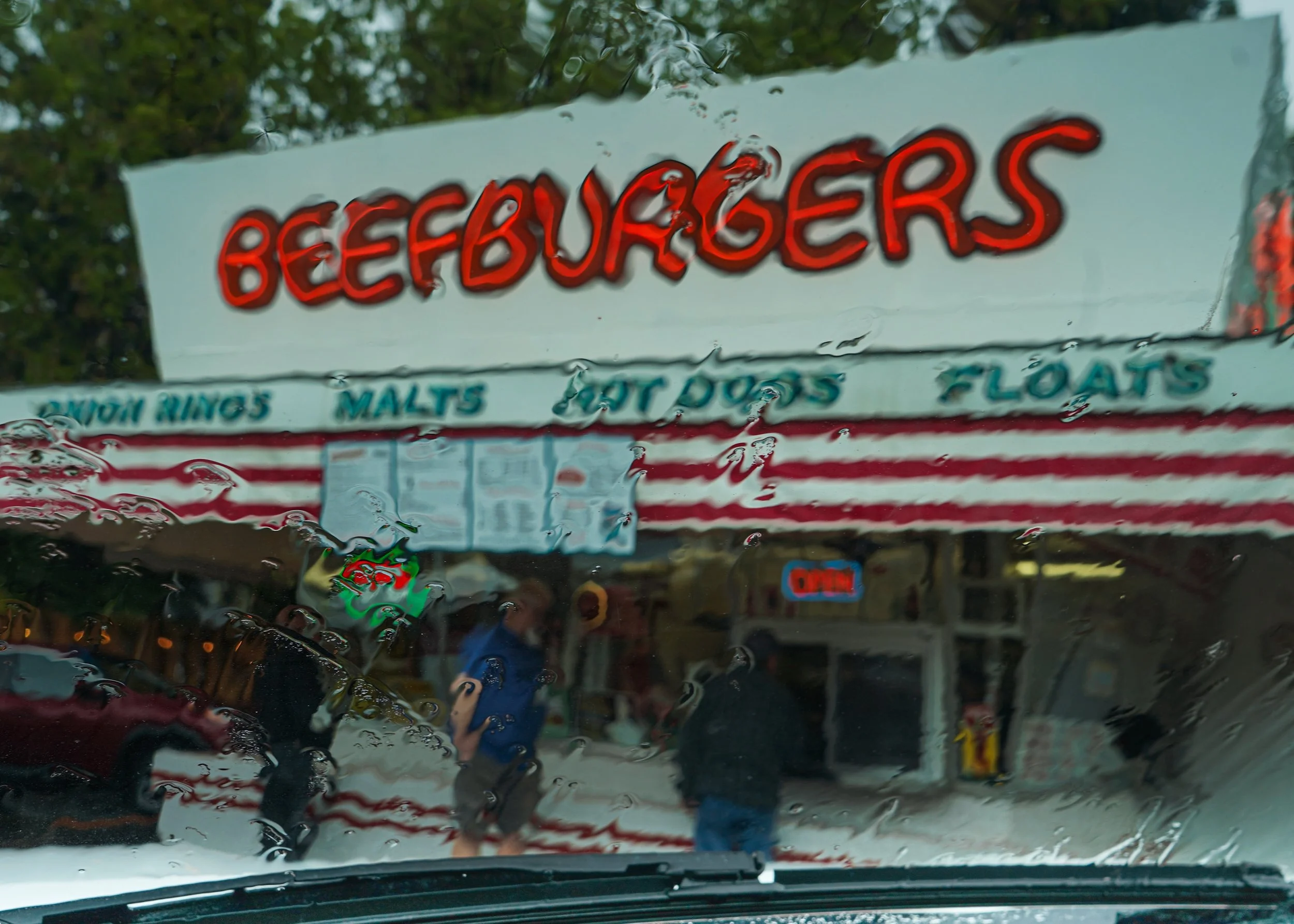 Local tip: Rain is the only thing that shortens the line at Mark&rsquo;s.

See the rain clouds, drive toward the neon sign. Chances are you&rsquo;ll spend more time eating your burger than waiting for it.

#LivingstonMontana #MarksInAndOut #VisitLivi