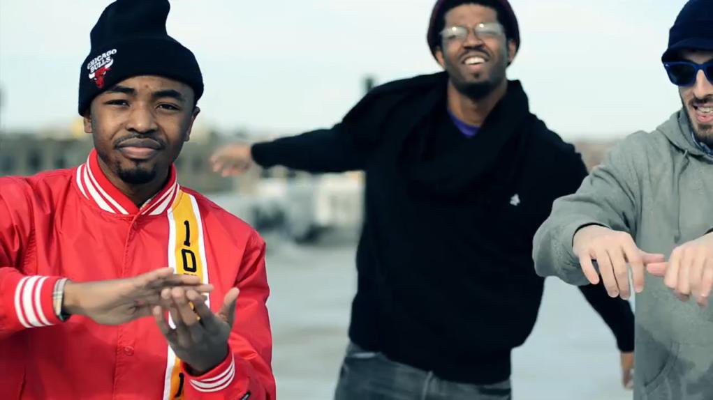Heres a still from the Kooley Video for Skyview featuring King Mez.
Its directed by fisdj. David Thompson is coming in a couple months or so…