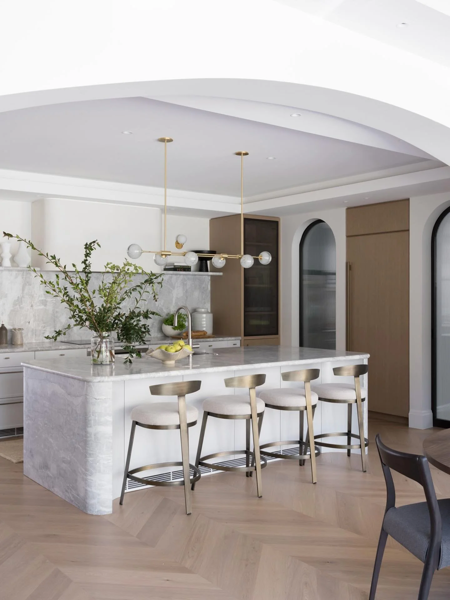 Fairy Bower Hillside Villa.

A full transformation that didn&rsquo;t start with finishes&hellip; it started with fixing how the home actually worked.
The biggest shift? Reconnecting the darker, disconnected areas to the light-filled spaces overlookin