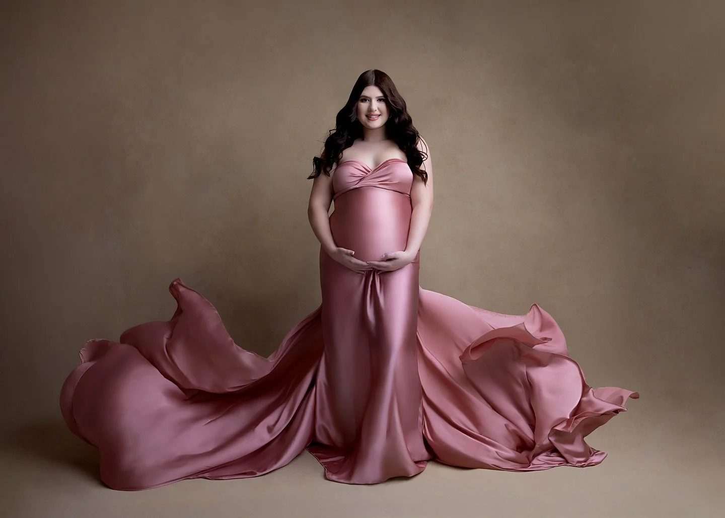 ✨ Glowing with love, grace, and anticipation ✨
This mama-to-be is radiating pure beauty as she awaits her greatest blessing. 💕 Capturing these magical moments is what makes maternity photography so special. 🌸

#WesleyChapelMoms #TampaMoms #maternit
