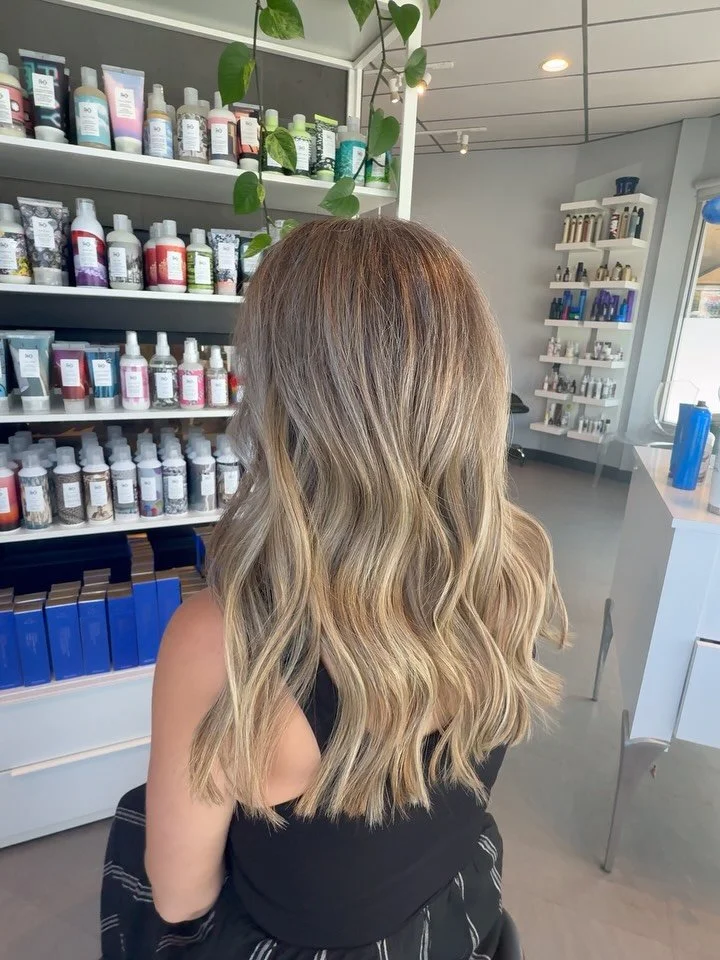 ✨ Extension Glow-Up ✨
From fine + flat ➝ to full, seamless, and dimensional. Extensions aren&rsquo;t just about length &mdash; they&rsquo;re about giving you the confidence that comes with hair that feels as good as it looks 💕

If you&rsquo;ve been 