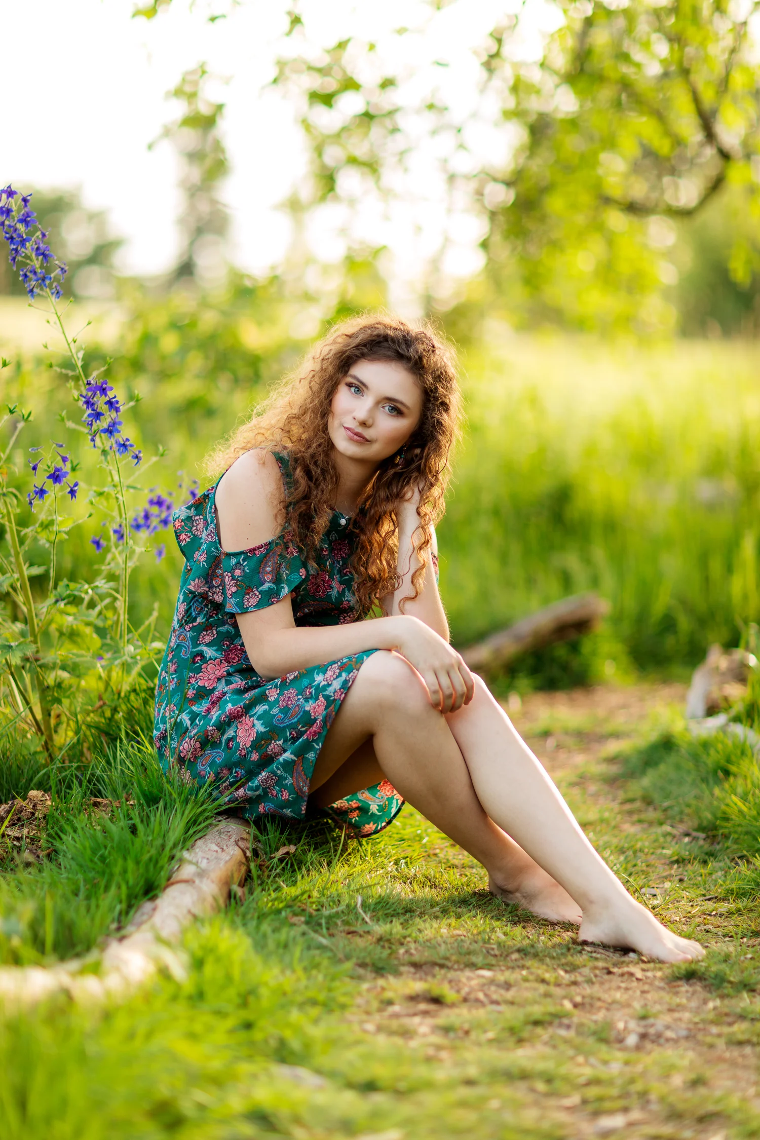 ariella-noelle-photography-seattle-area-senior-portraits-issaquah-highschool-photographer-skyline-bellevue-newport-juanita-4.jpg