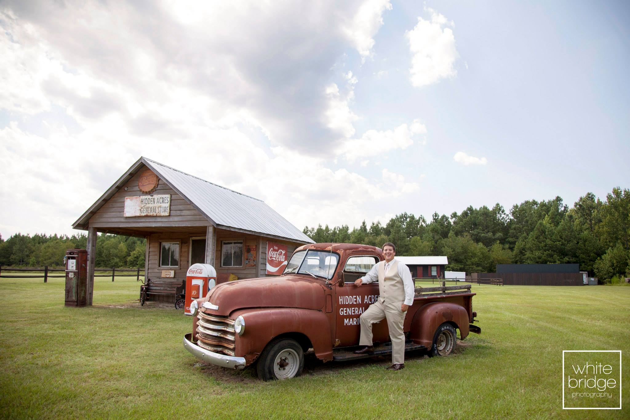 Hidden Acres Real Wedding | Hannah & Josh | White Bridge Photography