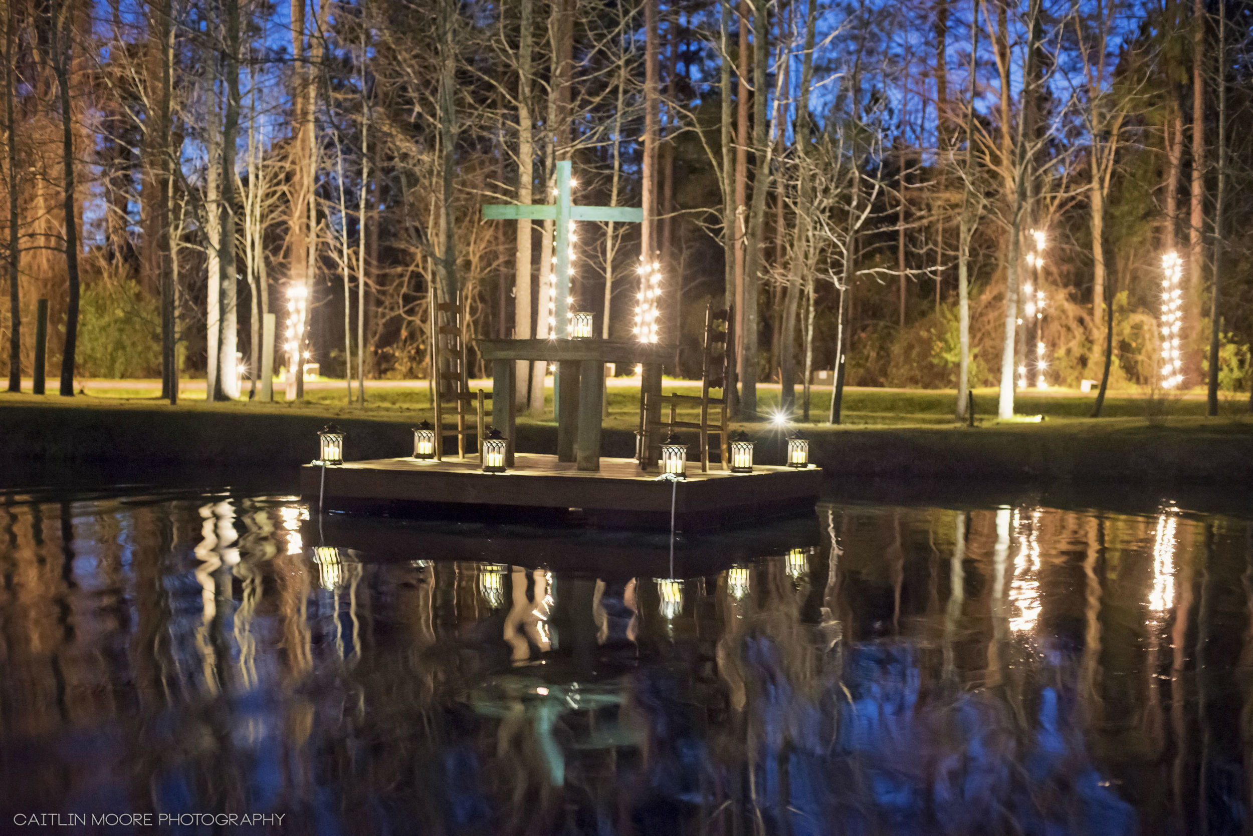 Private Dining At The Ceremony Pond at Hidden Acres | Caitlin Moore Photography
