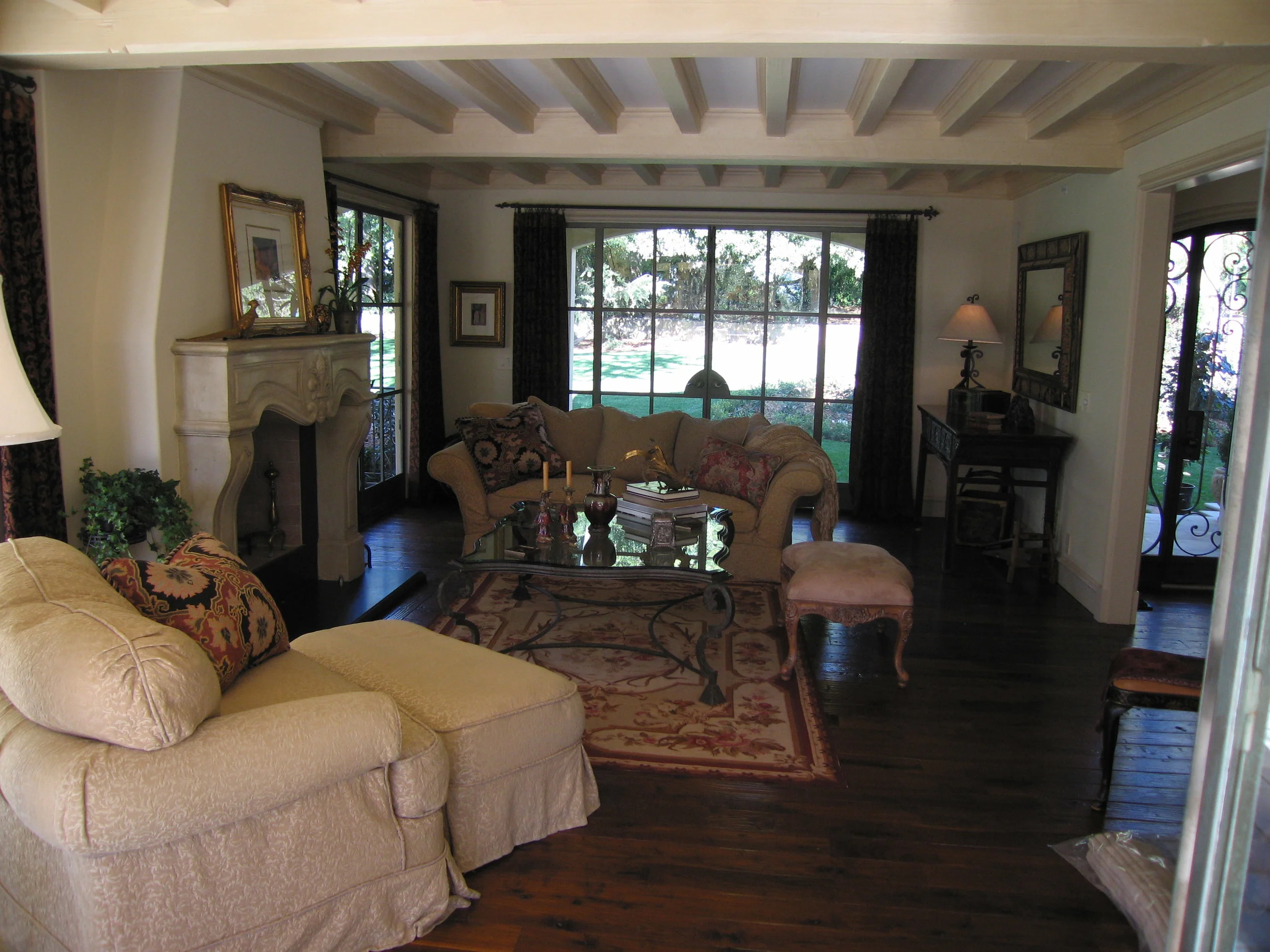 lvng rm from out.JPG