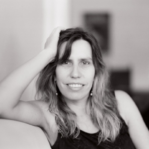 PAULA LEONVENDAGAR
