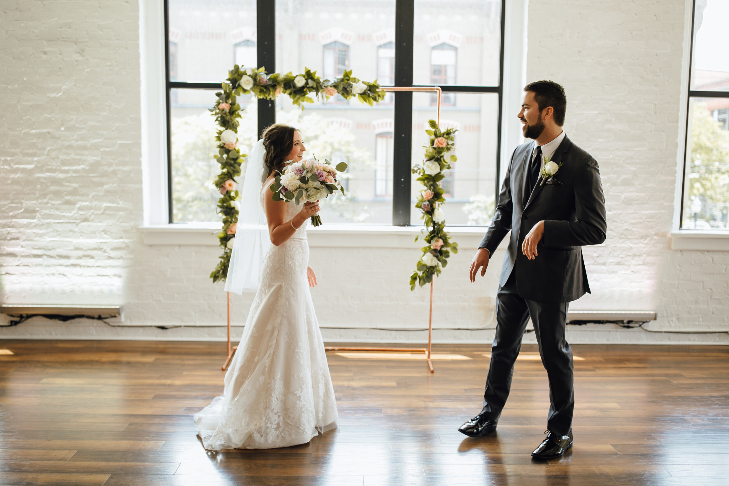 2019-Lindsay-Ryan-First-Look-Kalamazoo-Wedding-Michigan-Wedding-Photographer-15.jpg