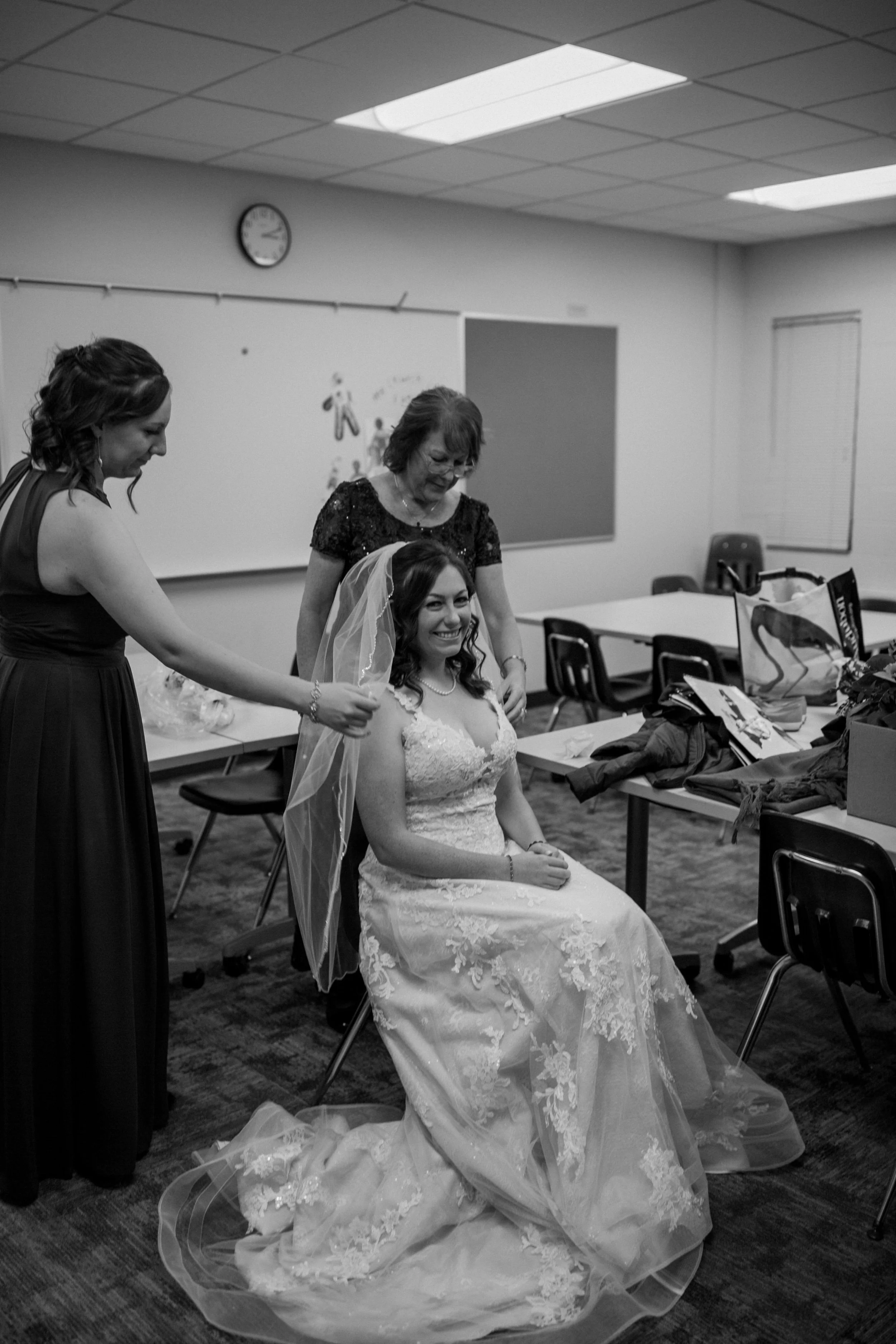 2021-11-Maggie-Ian-Preparations-Grand-Rapids-Wedding-Michigan-Wedding-Photographer-34.jpg