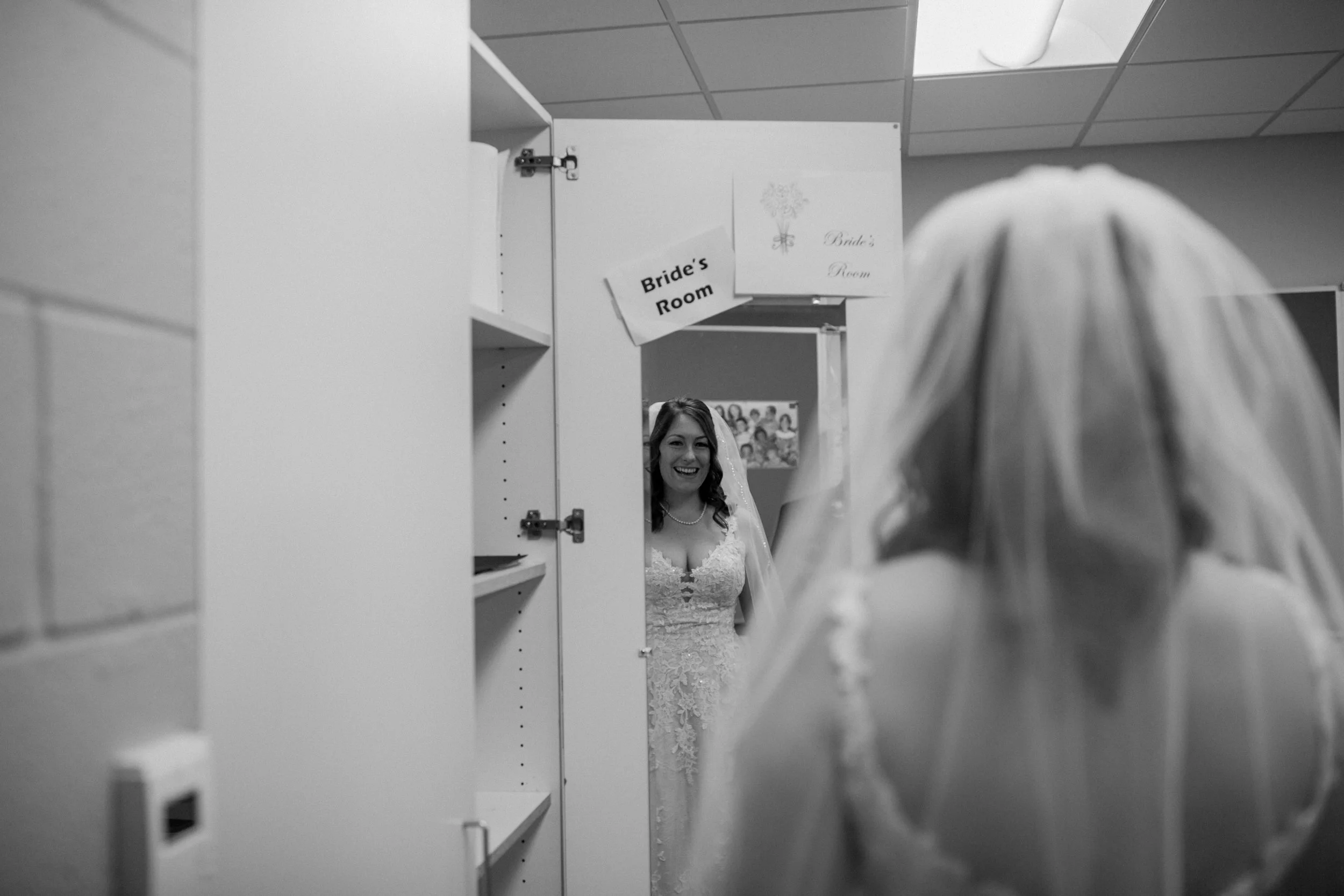 2021-11-Maggie-Ian-Preparations-Grand-Rapids-Wedding-Michigan-Wedding-Photographer-37.jpg