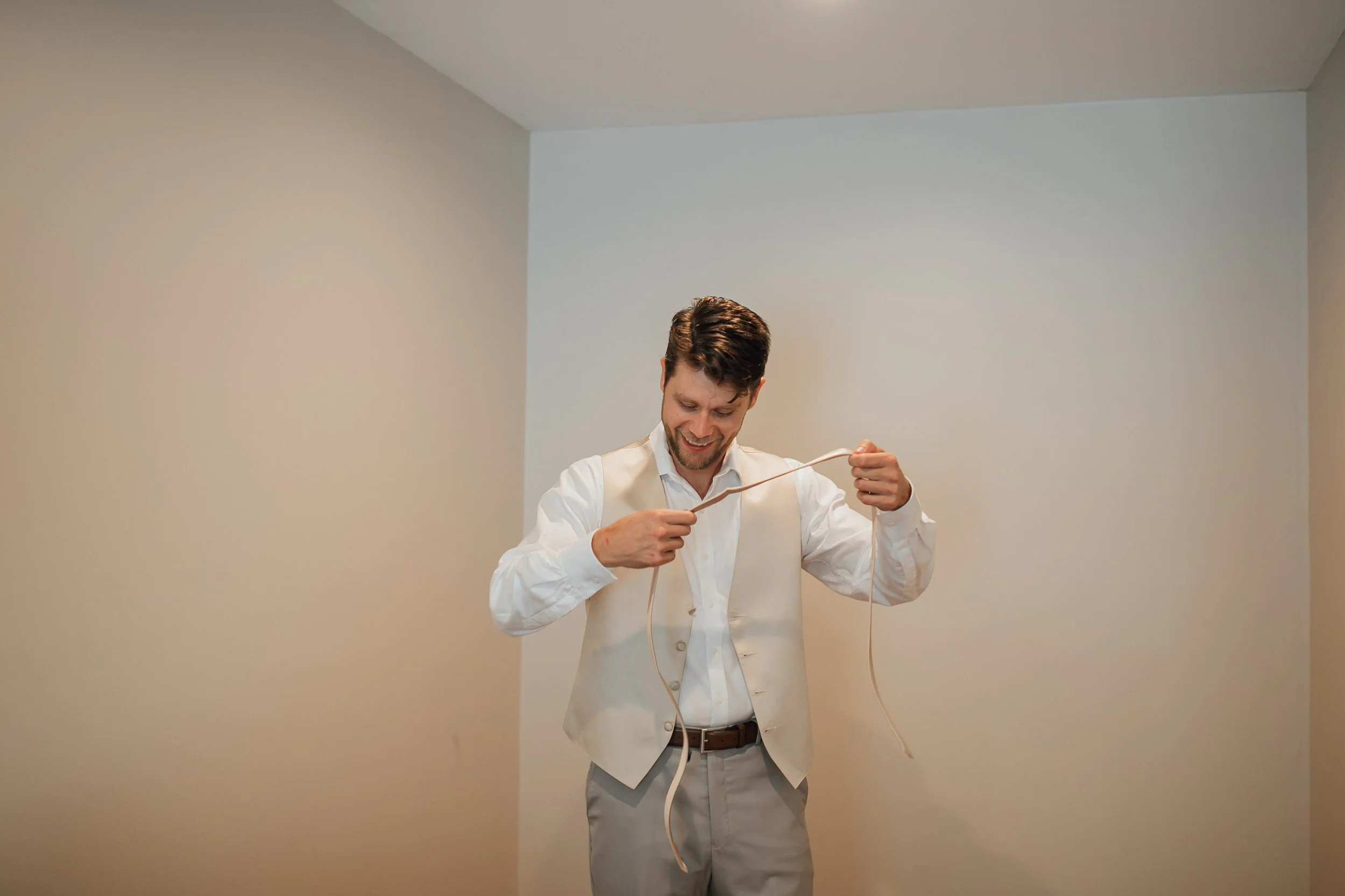 2021-10-Julie-Jon-Preparations-Clarkston-Wedding-Michigan-Wedding-Photographer-1.jpg