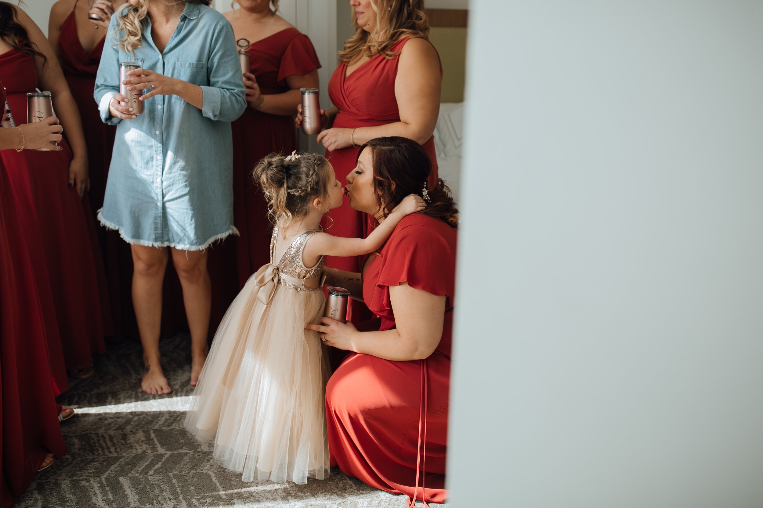 2021-10-Julie-Jon-Preparations-Clarkston-Wedding-Michigan-Wedding-Photographer-114.jpg
