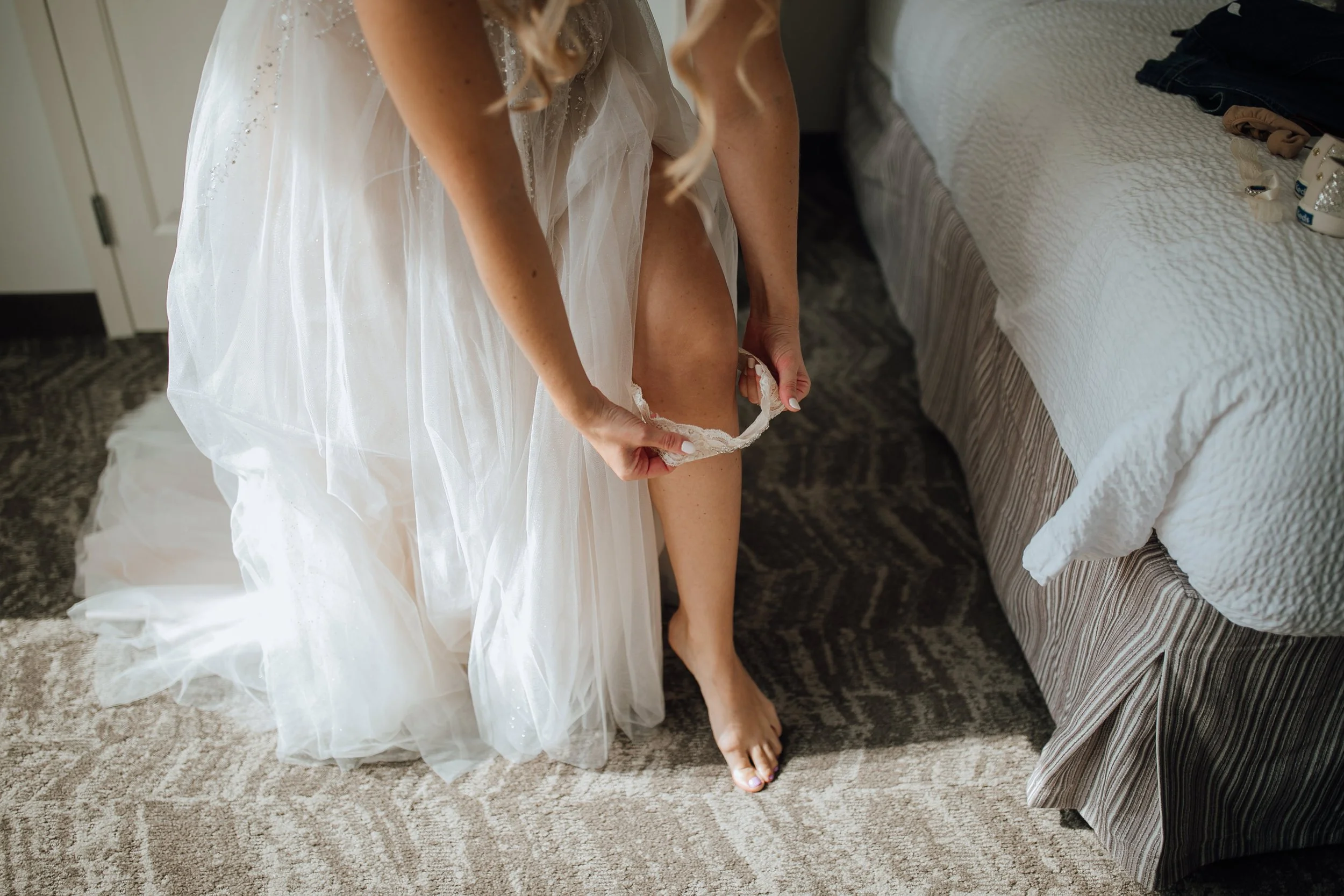 2021-10-Julie-Jon-Preparations-Clarkston-Wedding-Michigan-Wedding-Photographer-164.jpg