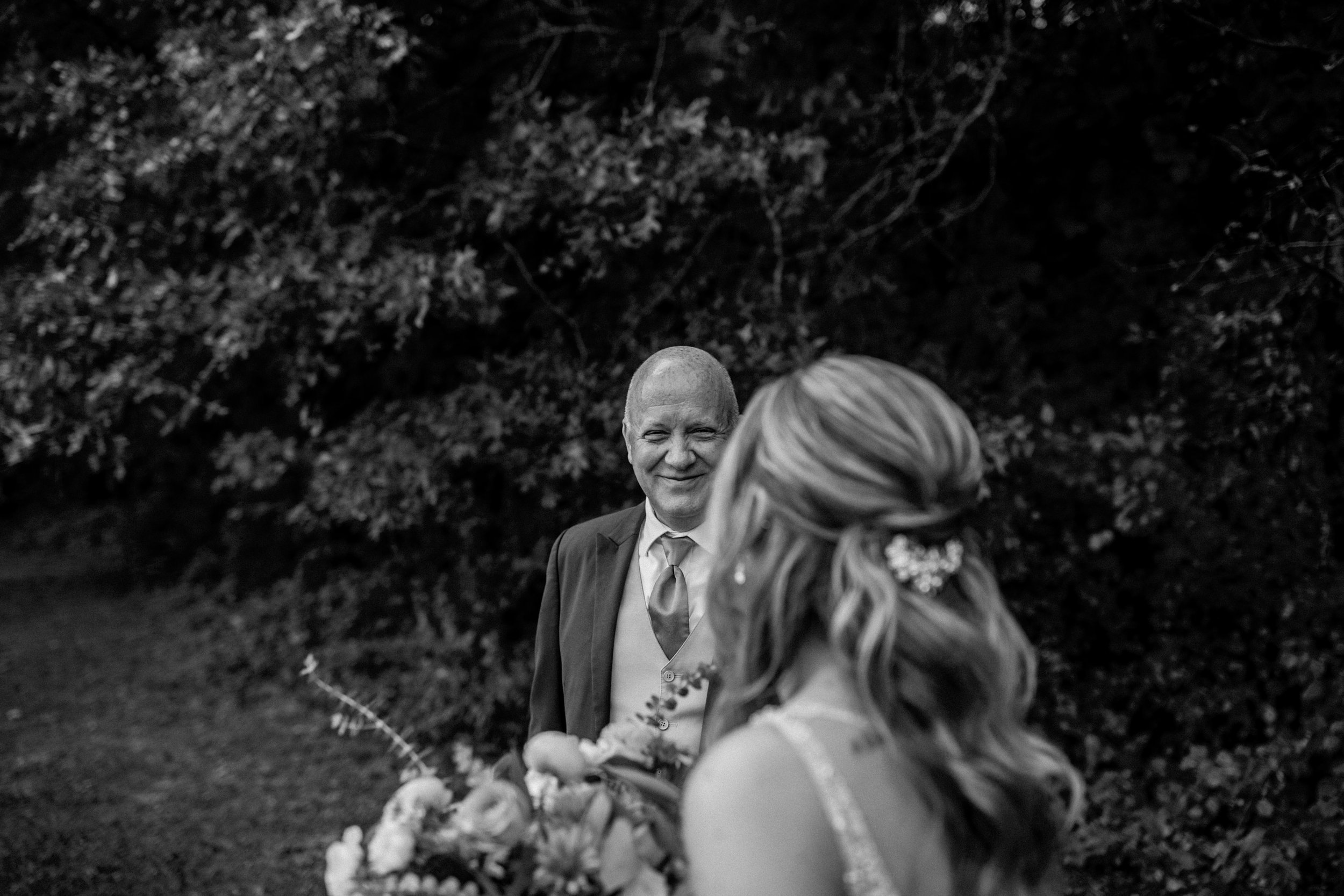 2021-10-Julie-Jon-Preparations-Clarkston-Wedding-Michigan-Wedding-Photographer-237.jpg