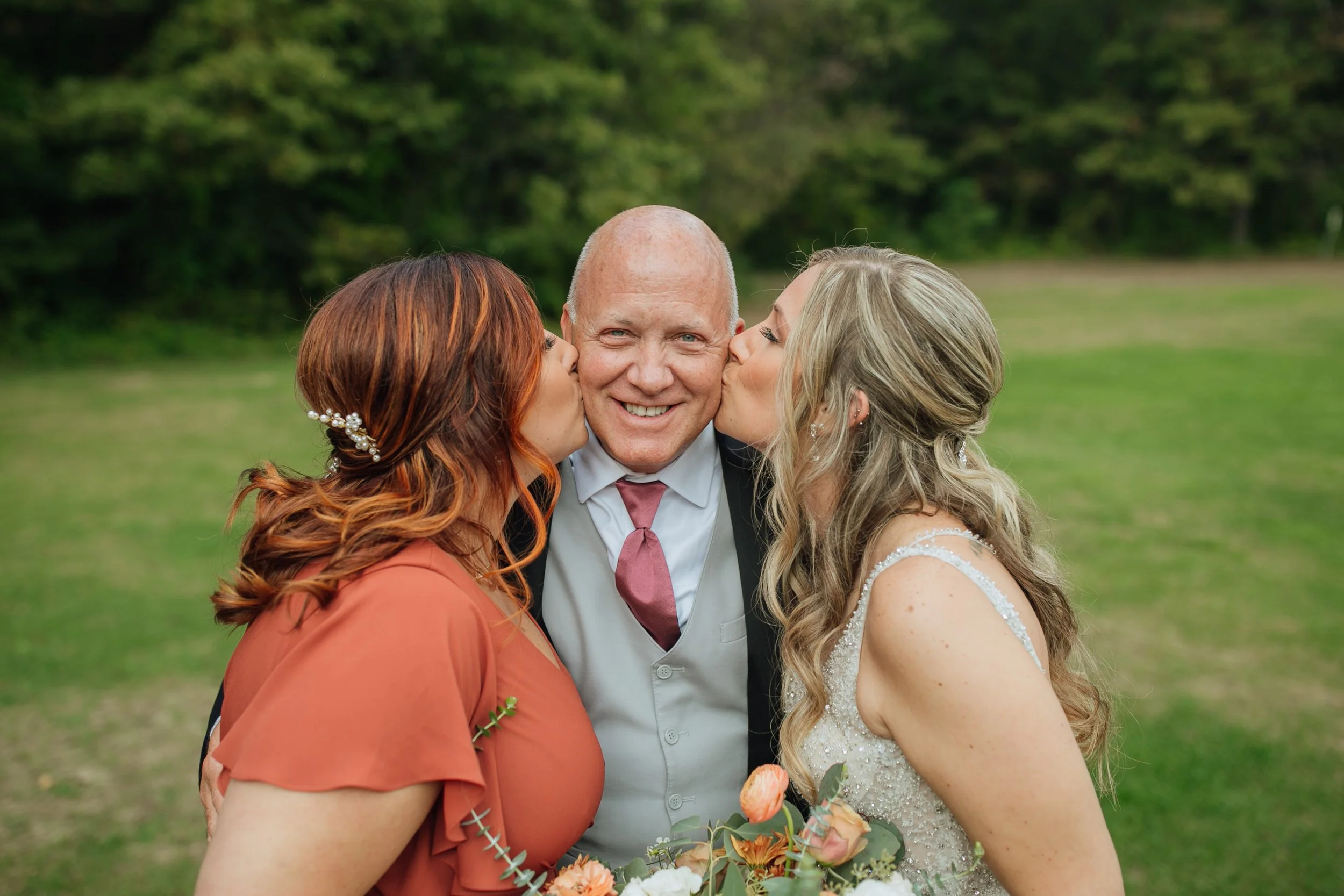 2021-10-Julie-Jon-Preparations-Clarkston-Wedding-Michigan-Wedding-Photographer-242.jpg