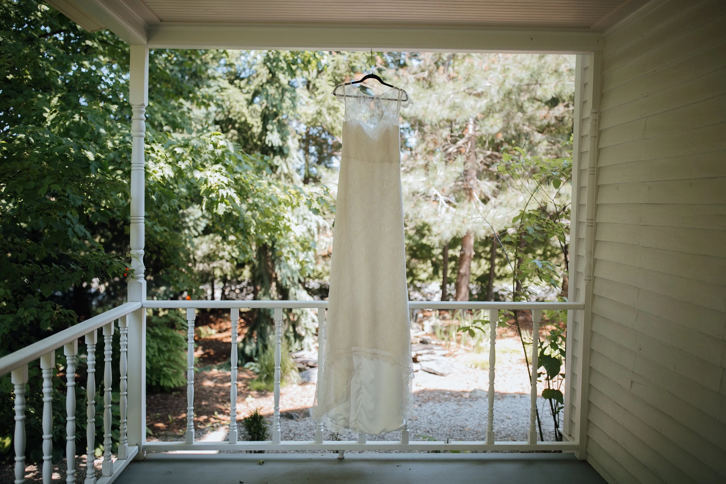 2021-7-Haley-Kane-Preparations-Aurora-Cellars-Wedding-Michigan-Wedding-Photographer-20.jpg