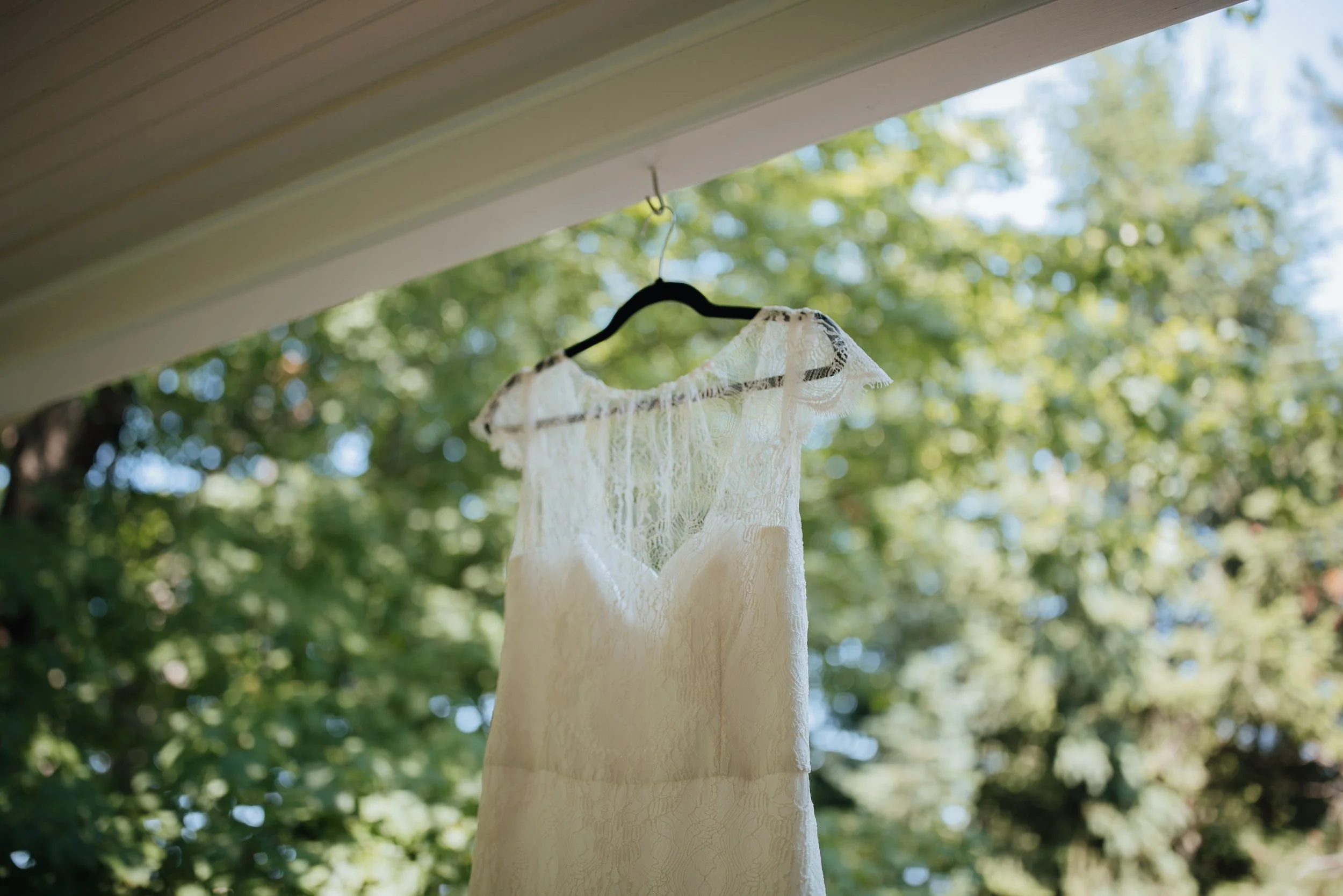 2021-7-Haley-Kane-Preparations-Aurora-Cellars-Wedding-Michigan-Wedding-Photographer-23.jpg