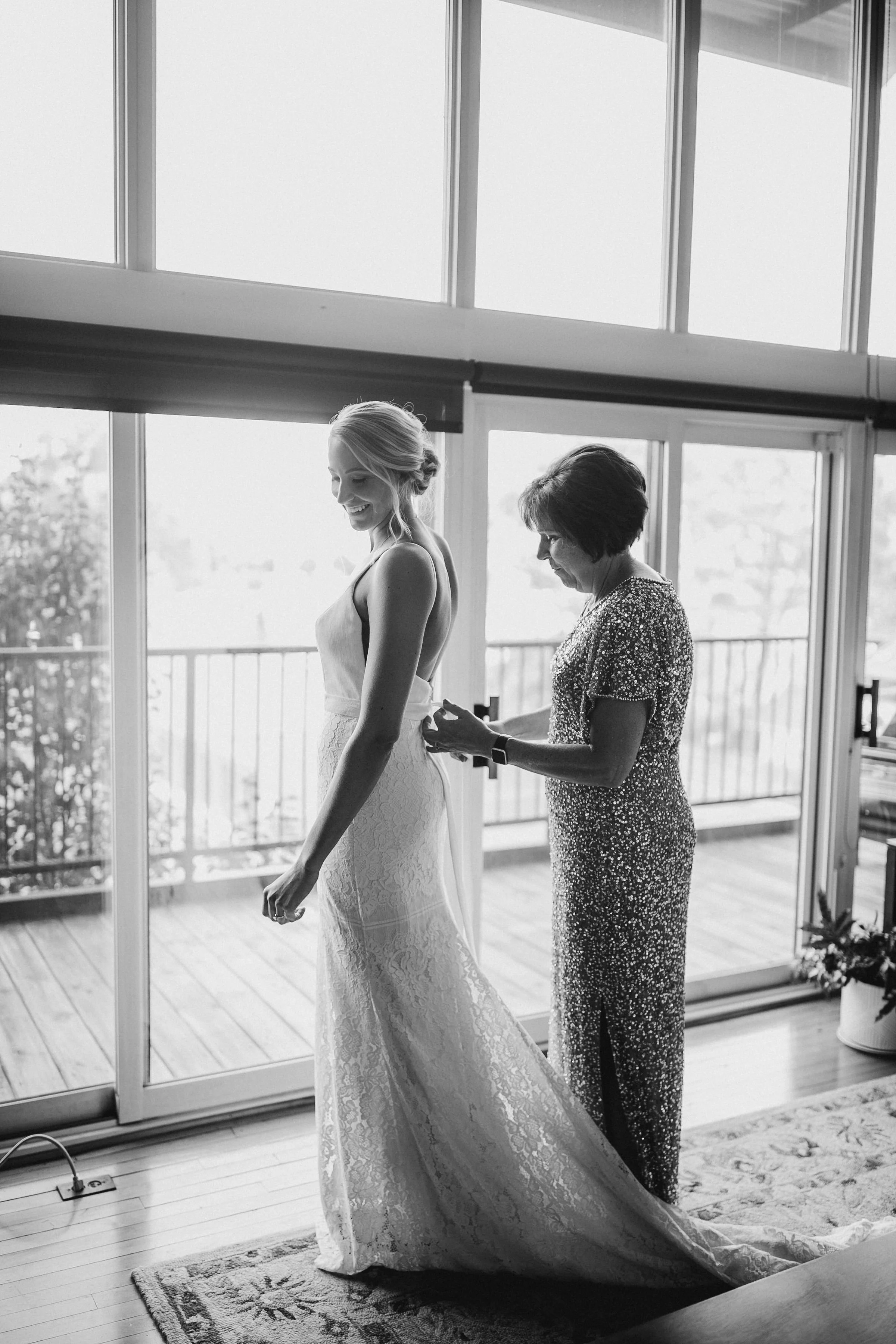 2019-10-Megan-Alex-Preparations-Grand-Rapids-Wedding-Michigan-Wedding-Photographer-105.jpg