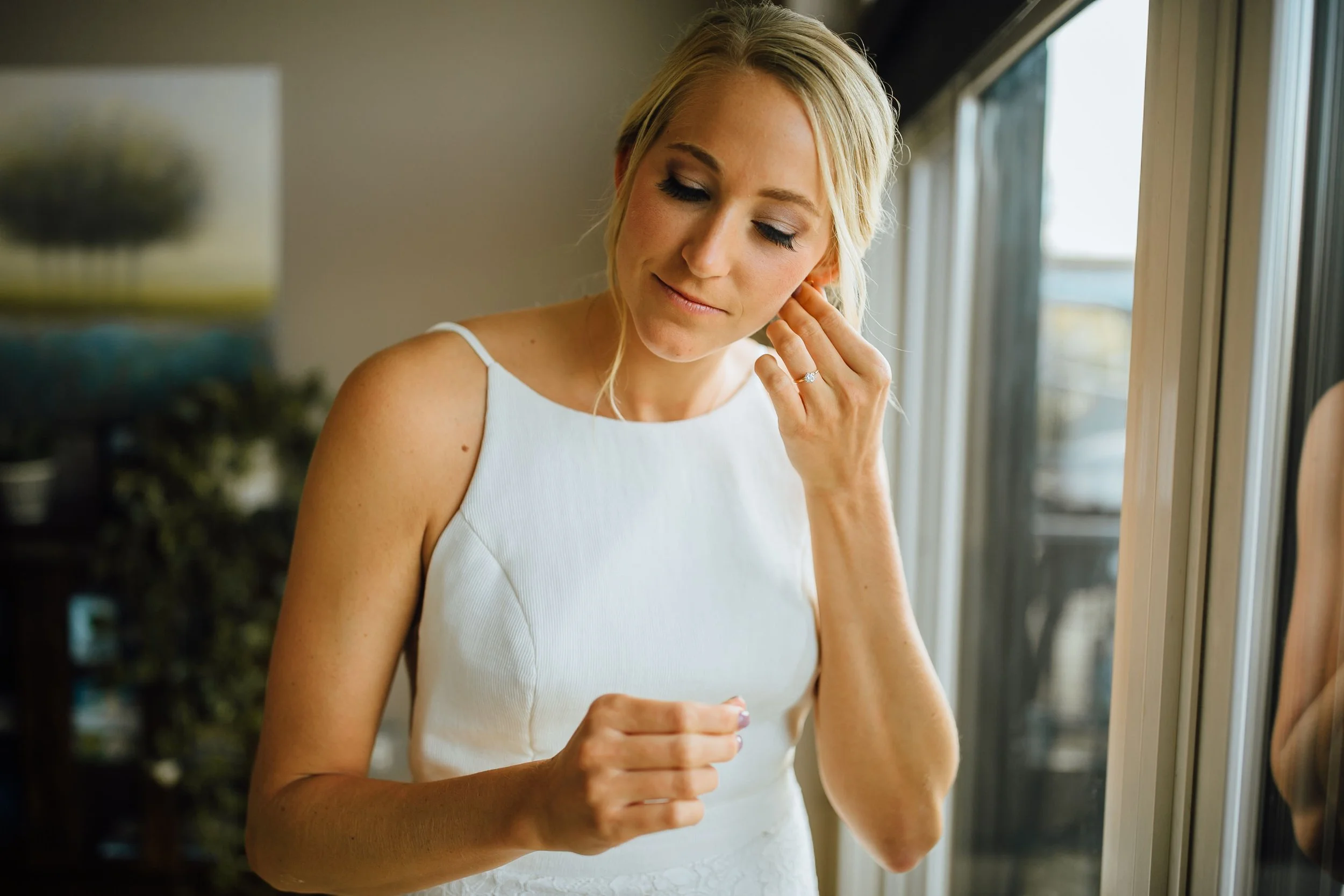2019-10-Megan-Alex-Preparations-Grand-Rapids-Wedding-Michigan-Wedding-Photographer-117.jpg