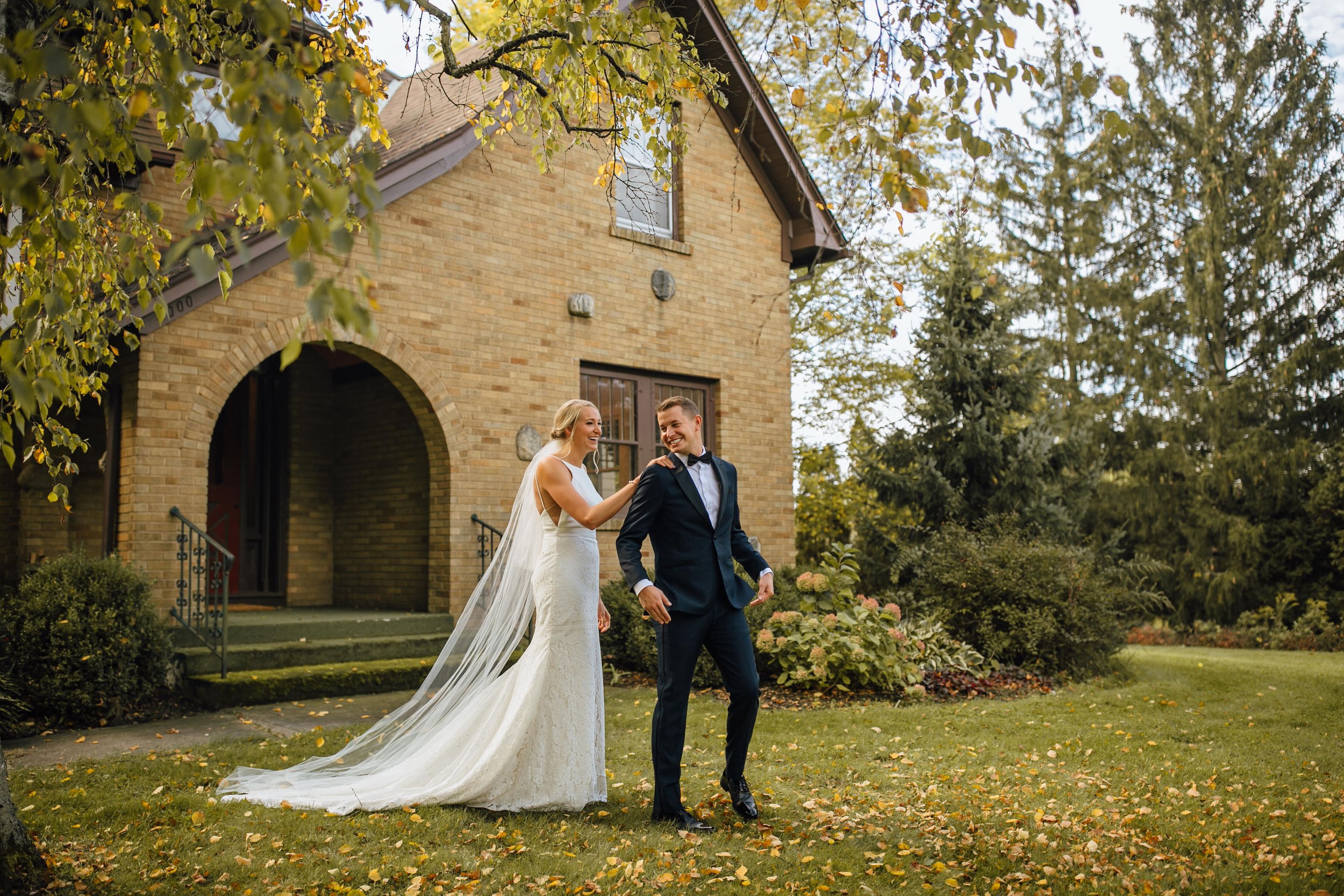 2019-10-Megan-Alex-First-Look-Grand-Rapids-Wedding-Michigan-Wedding-Photographer-14.jpg